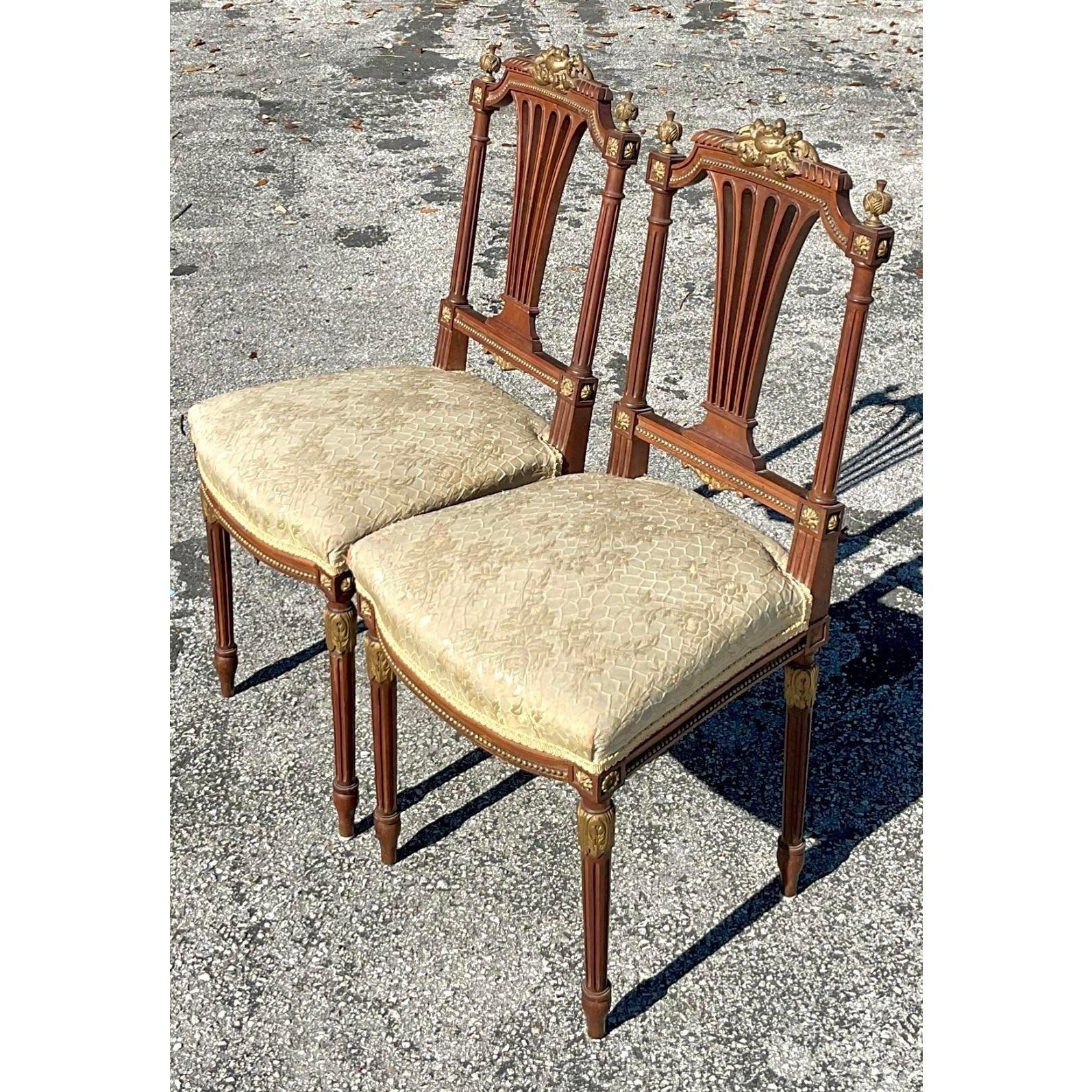 Paire de chaises d'appoint en bois doré de style Régence en vente 1