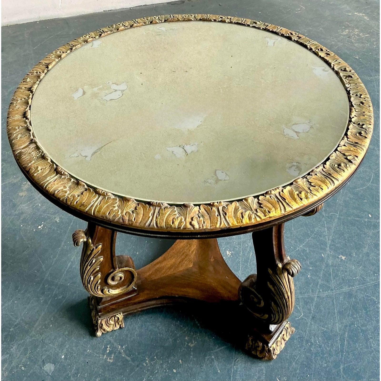 20ième siècle Table d'appoint Vintage Regency à pointes dorées en vente