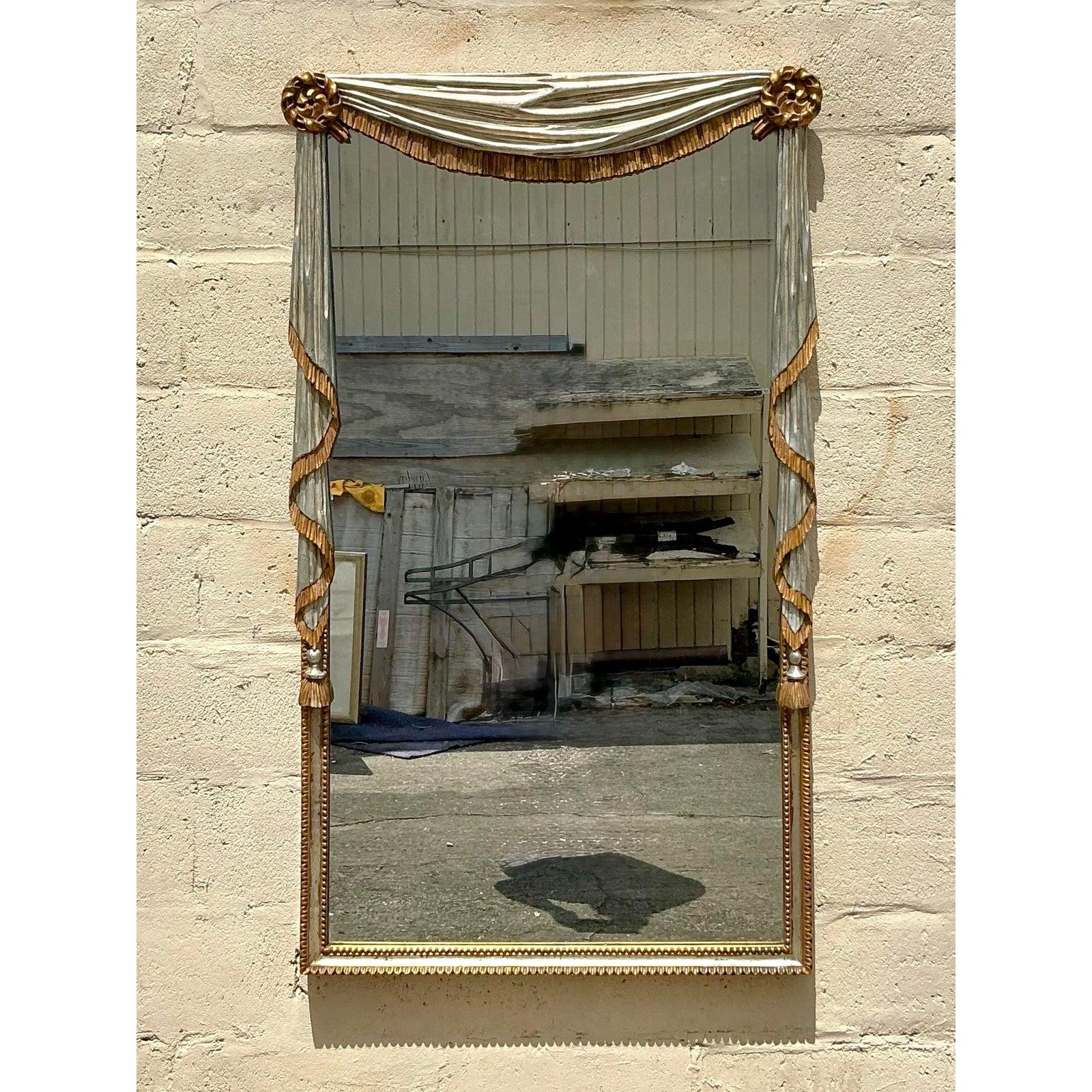 Regency Miroir de style Régence à pointes dorées en vente