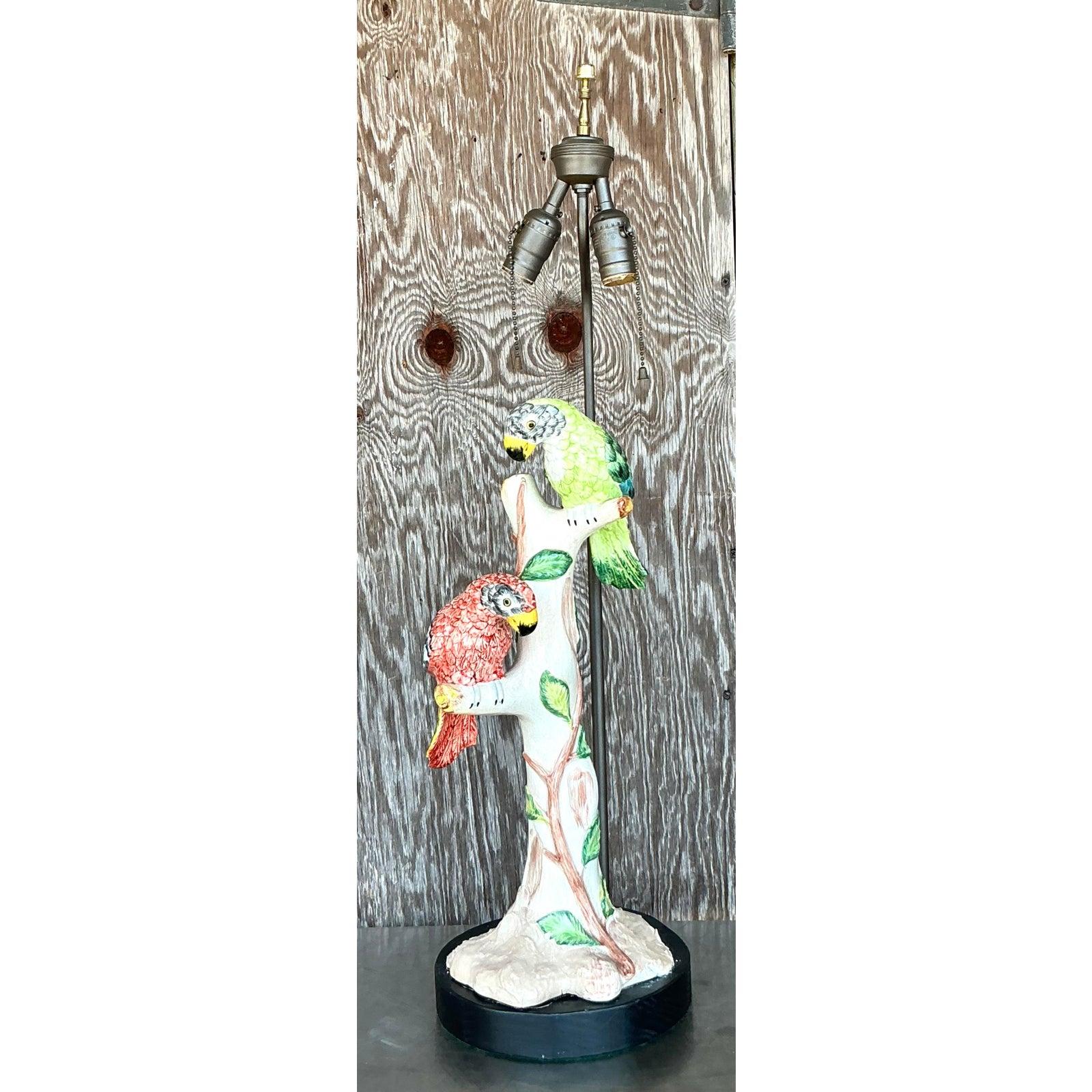 Métal Lampe oiseau vintage Regency en céramique émaillée en vente