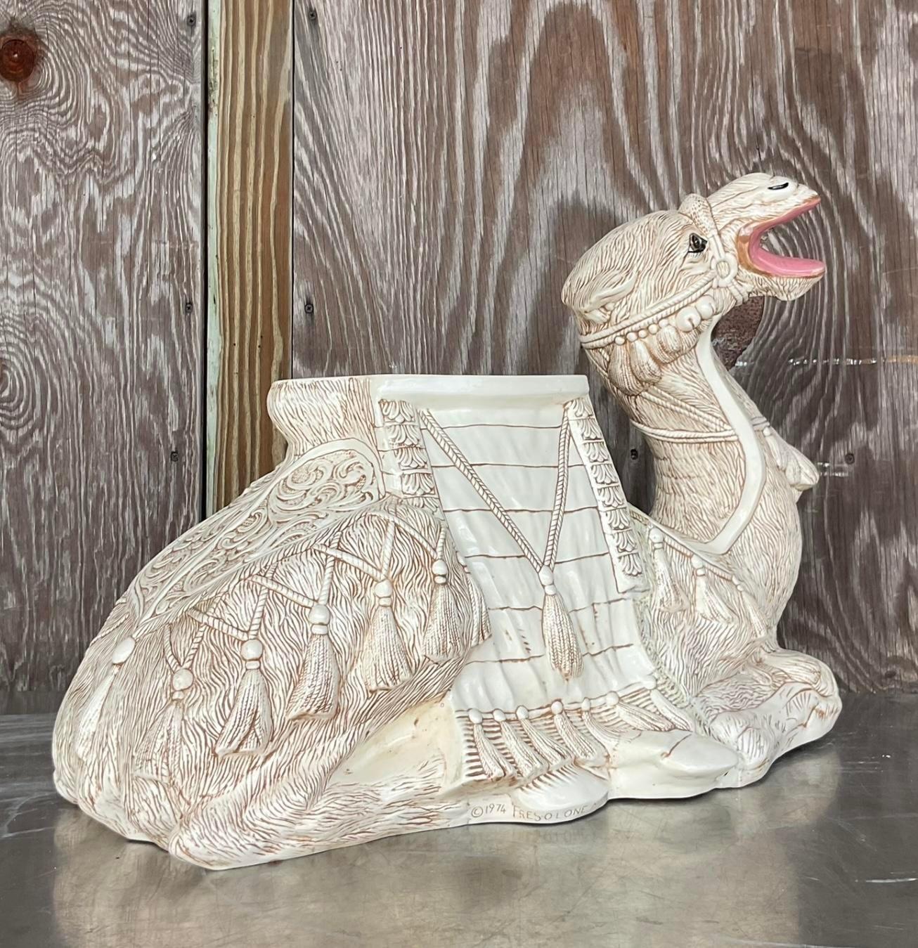 20ième siècle Tabouret bas Camel Vintage Regency en céramique émaillée en vente