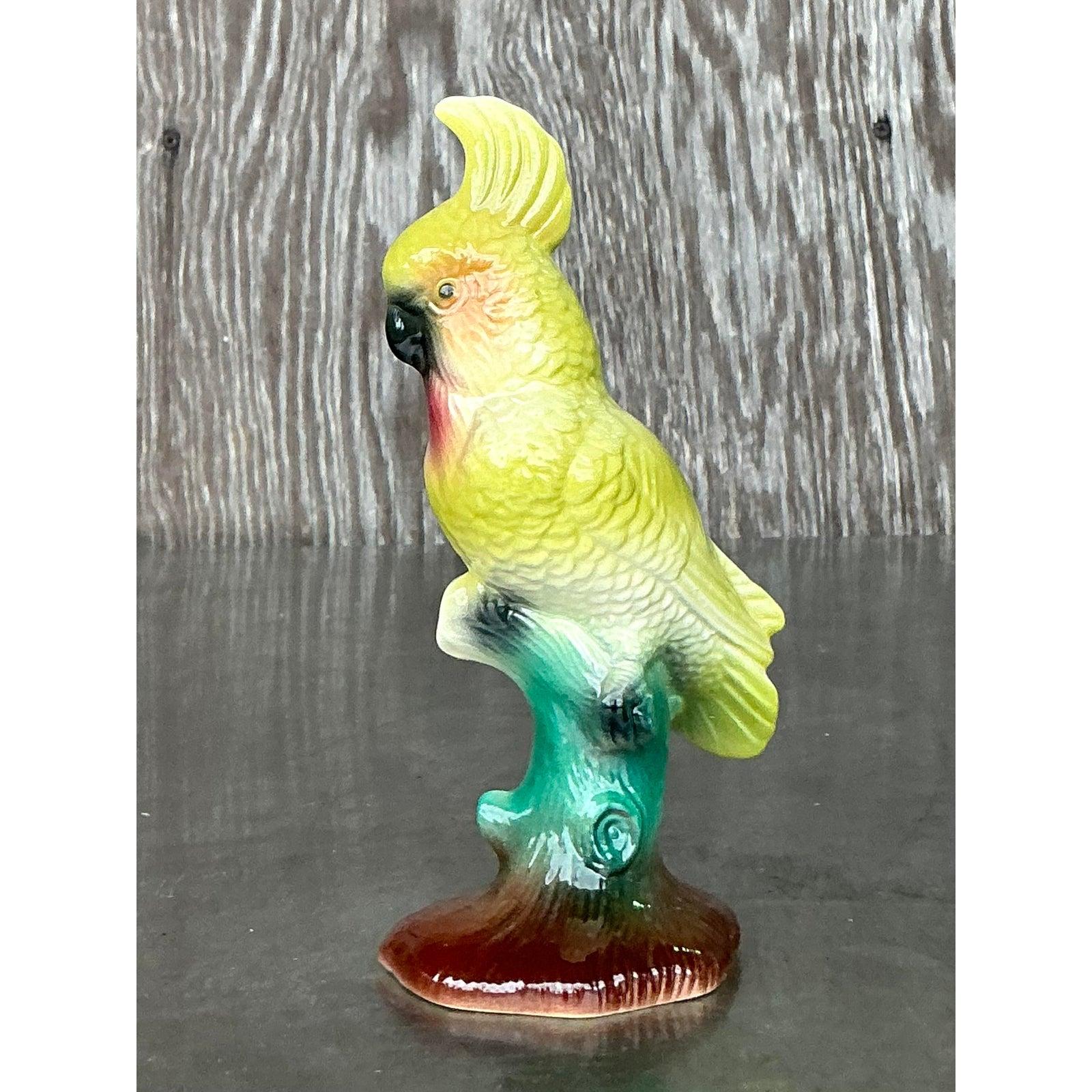 Américain Cacatoès Vintage Regency en céramique émaillée en vente