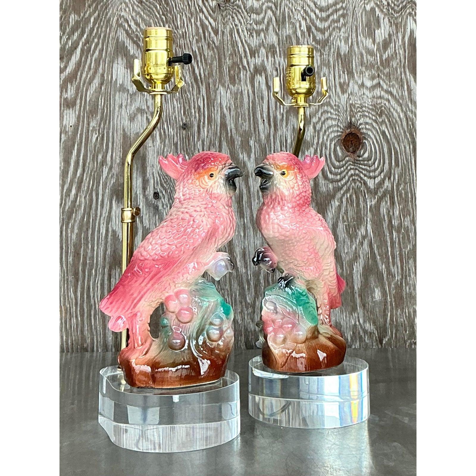 Paire de lampes Cockatoo en céramique émaillée Vintage Regency 1