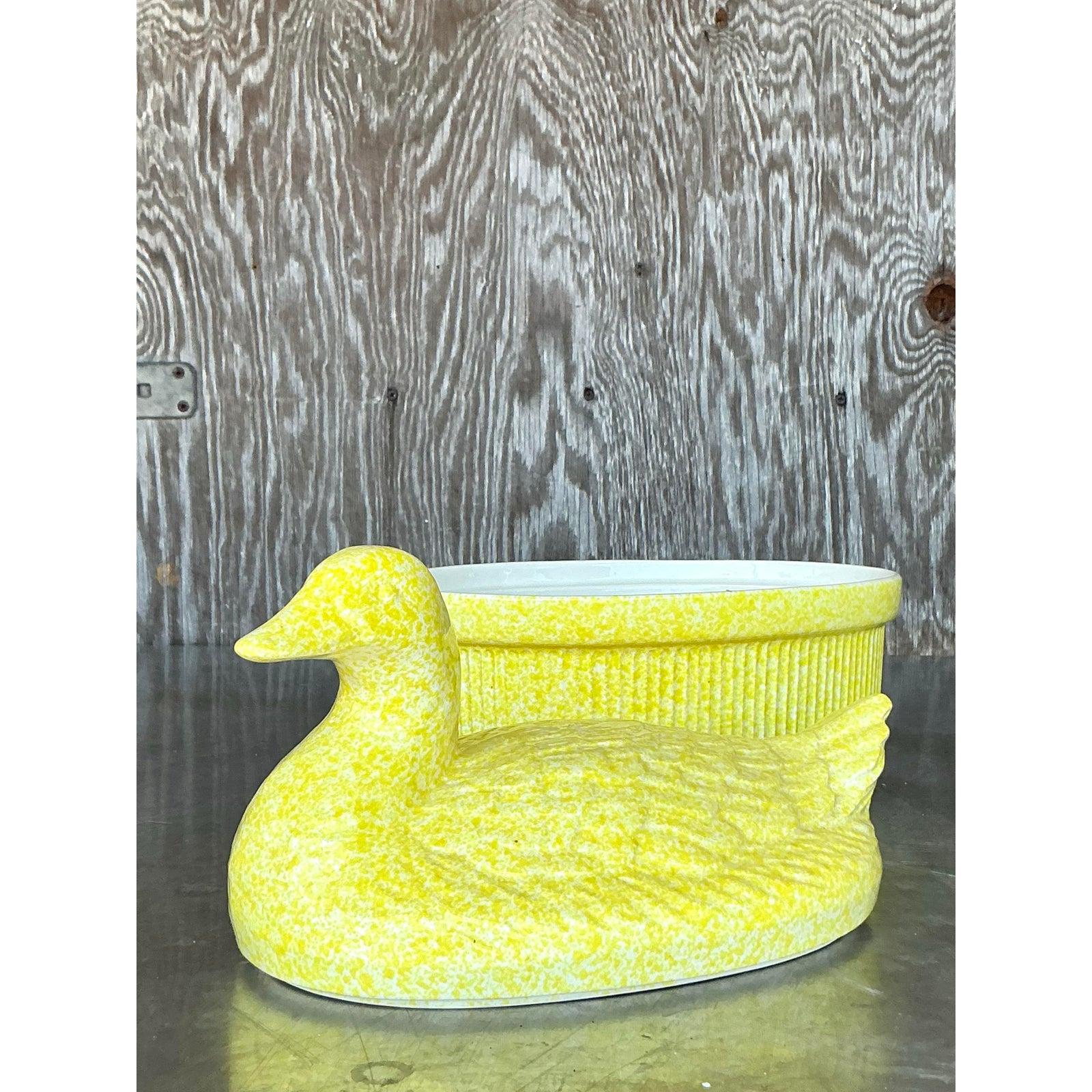 20ième siècle Casserole vintage Regency en céramique émaillée avec canard en vente