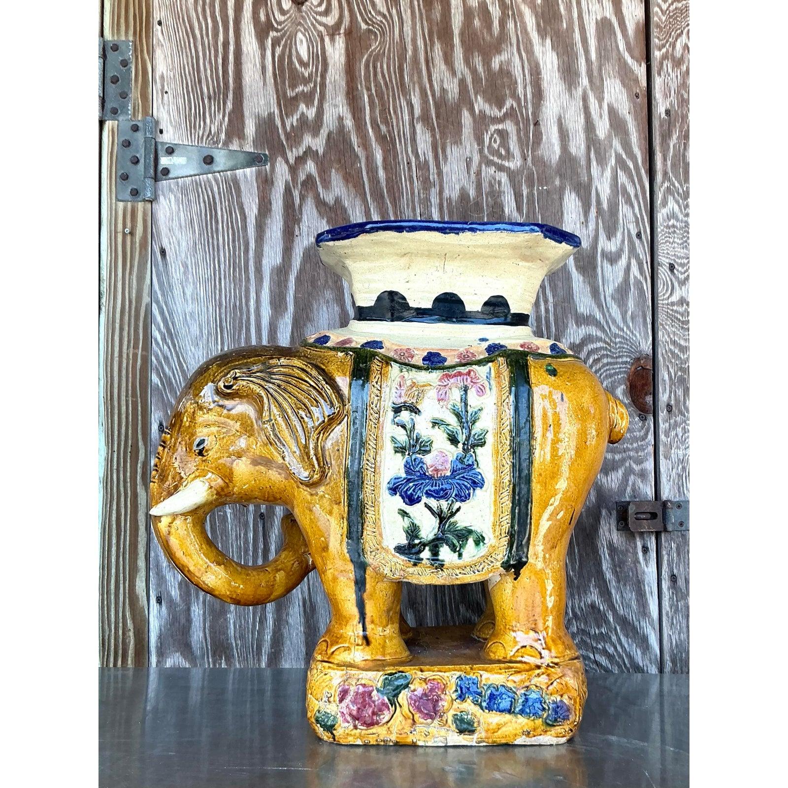 Taburete Bajo Elefante de Cerámica Esmaltada Vintage Regency siglo XX en venta