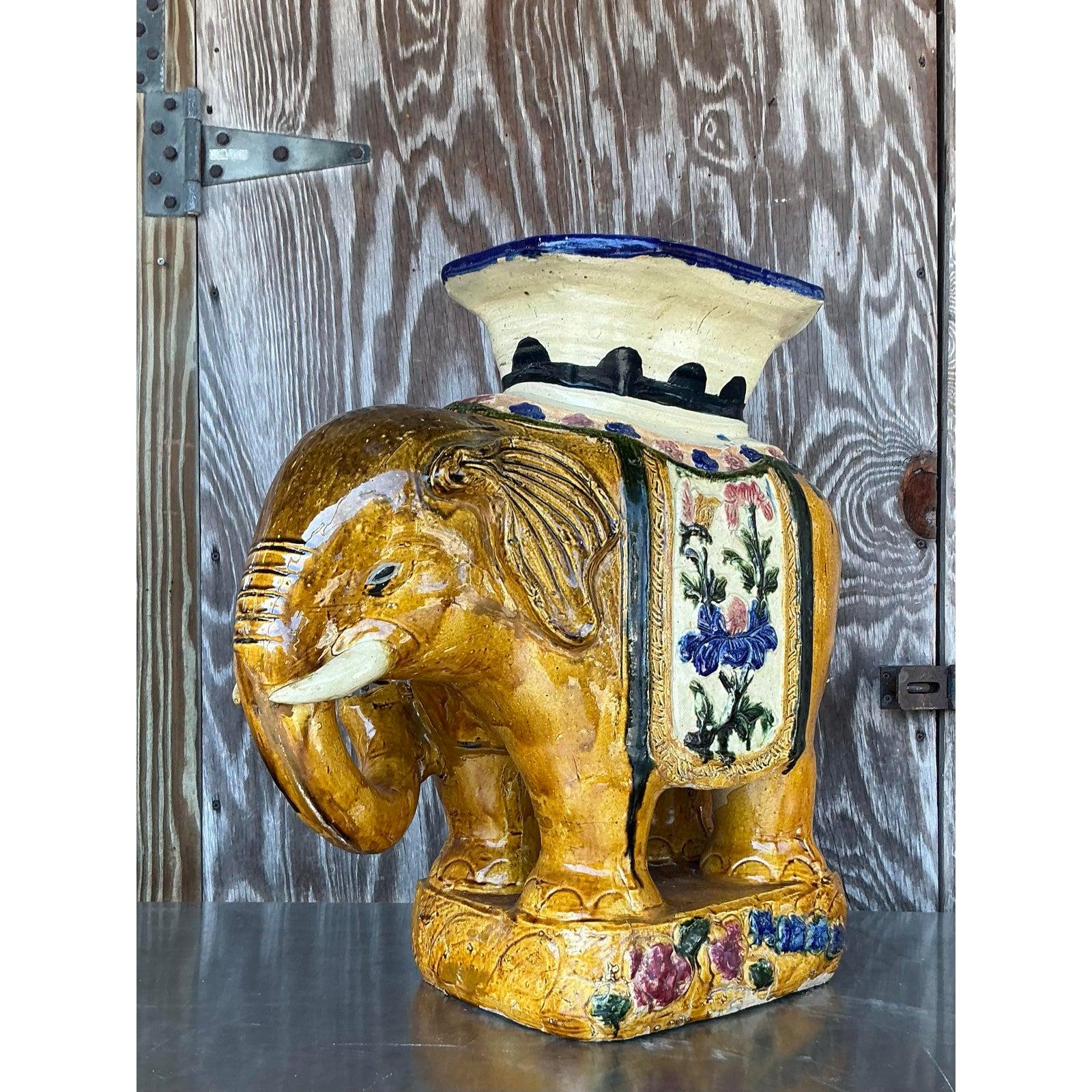 Taburete Bajo Elefante de Cerámica Esmaltada Vintage Regency Cerámico en venta