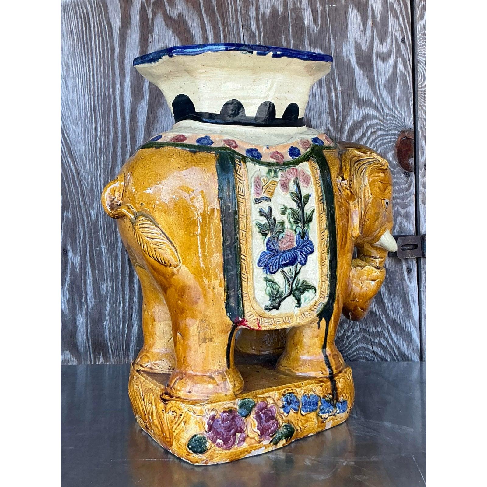 Taburete Bajo Elefante de Cerámica Esmaltada Vintage Regency en venta 1