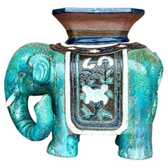 Tabouret éléphant vintage en céramique émaillée style Régence