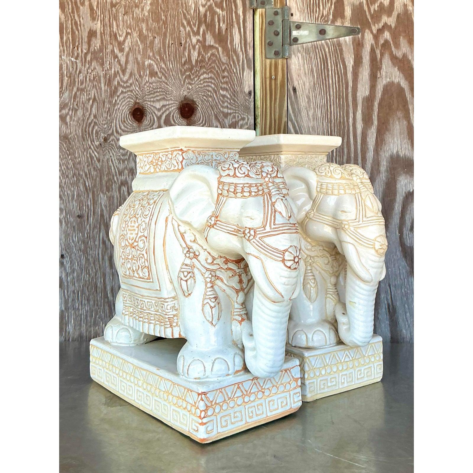Paire de tabourets éléphants Vintage Regency en céramique émaillée en vente 3