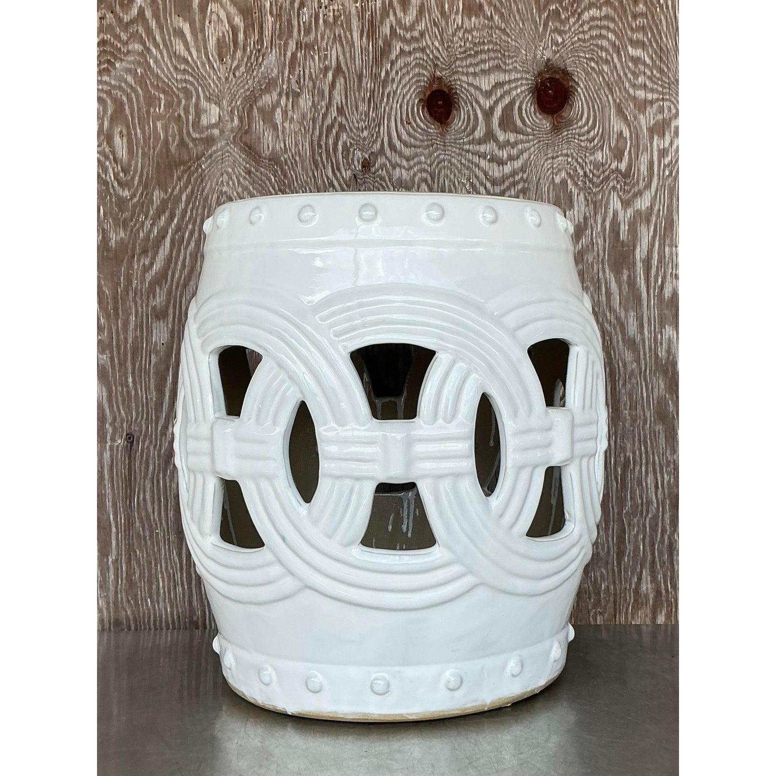 Américain Tabouret bas Regency vintage en céramique émaillée en vente