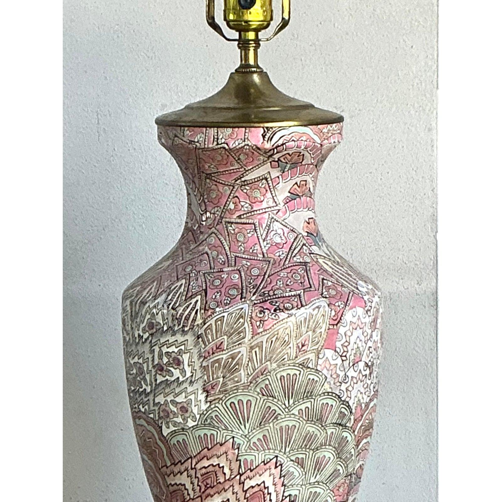 Lampe Vintage Regency en céramique émaillée plumes de paon Bon état - En vente à West Palm Beach, FL