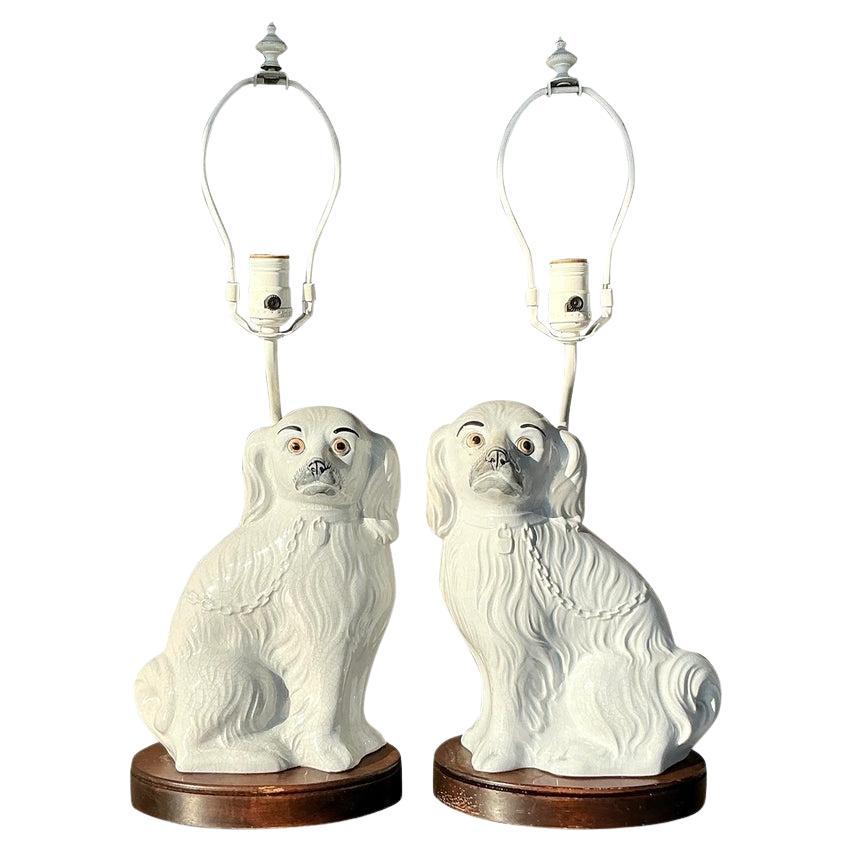 Lampade per cani Staffordshire in ceramica smaltata d'epoca - una coppia