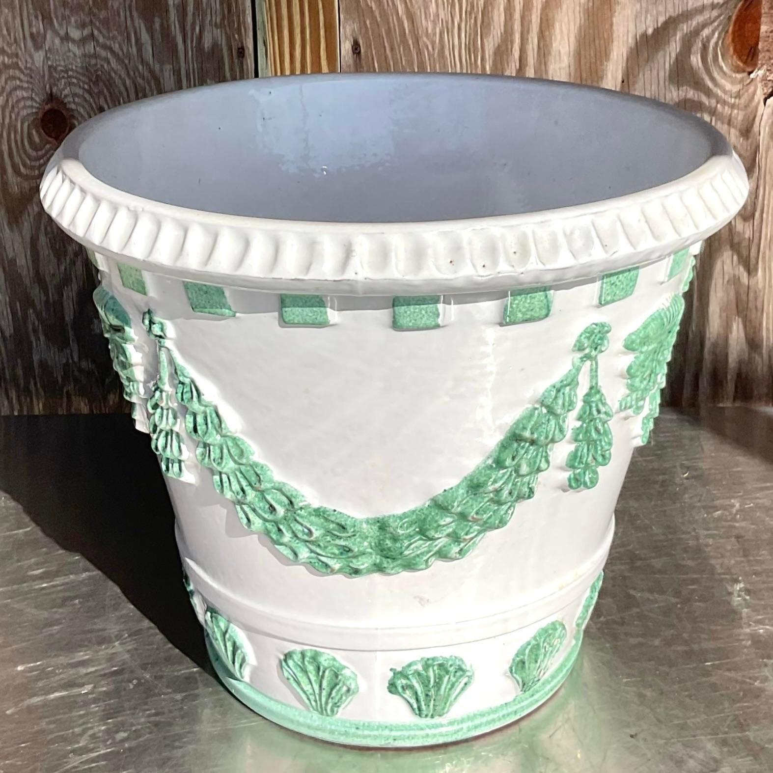 Américain Vieille jardinière de style Régence en céramique émaillée et terre cuite en vente