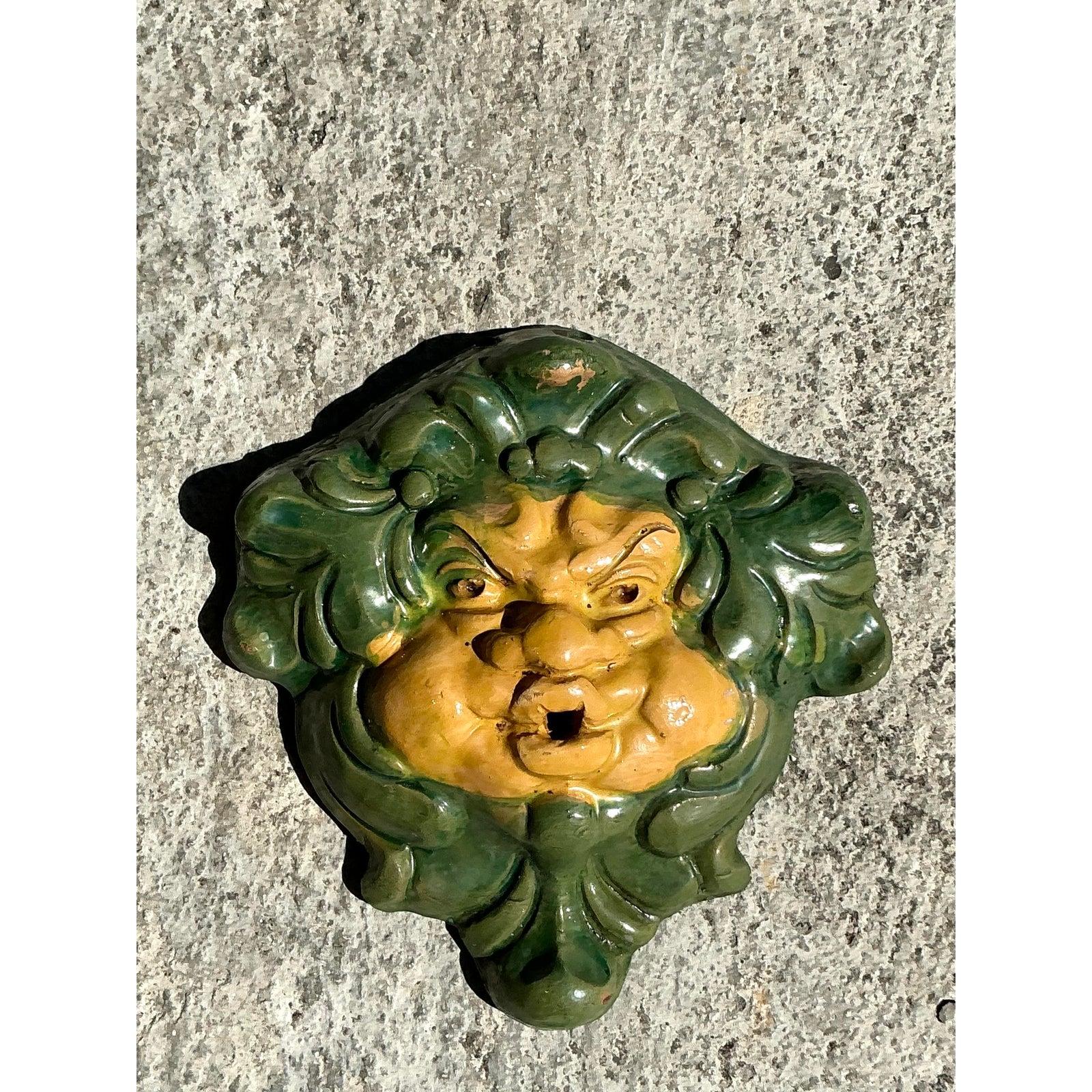 Vintage Regency glasierte Terrakotta-Gesichtsskulptur (Amerikanische Klassik) im Angebot