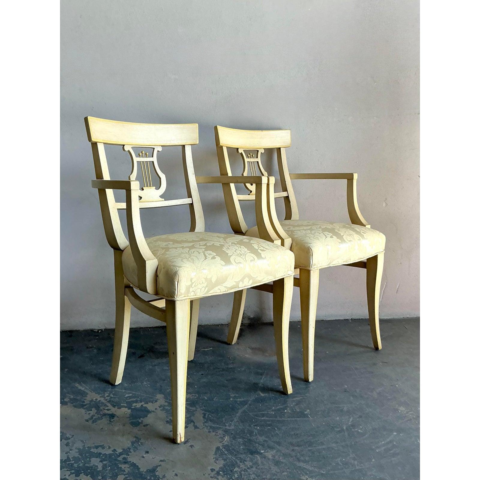 Vintage Byfeld House Chaises Klismos à dossier en lyre - une paire en vente 5