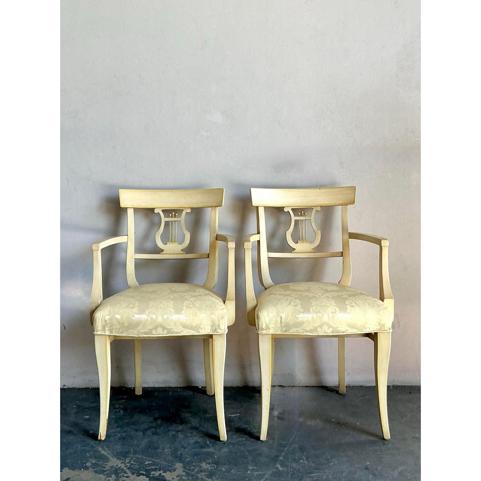 Américain Vintage Byfeld House Chaises Klismos à dossier en lyre - une paire en vente