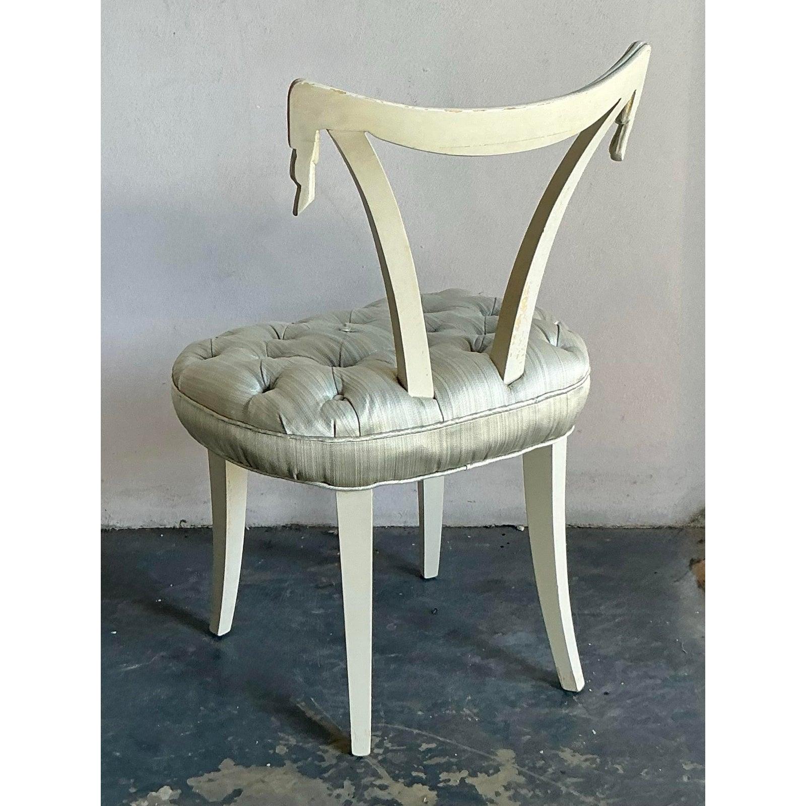 Chaise d'appoint vintage Régence Grosfeld House en vente 3