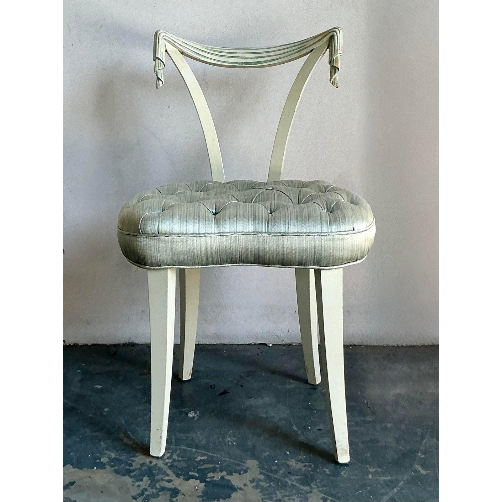 Chaise d'appoint vintage Régence Grosfeld House en vente 4