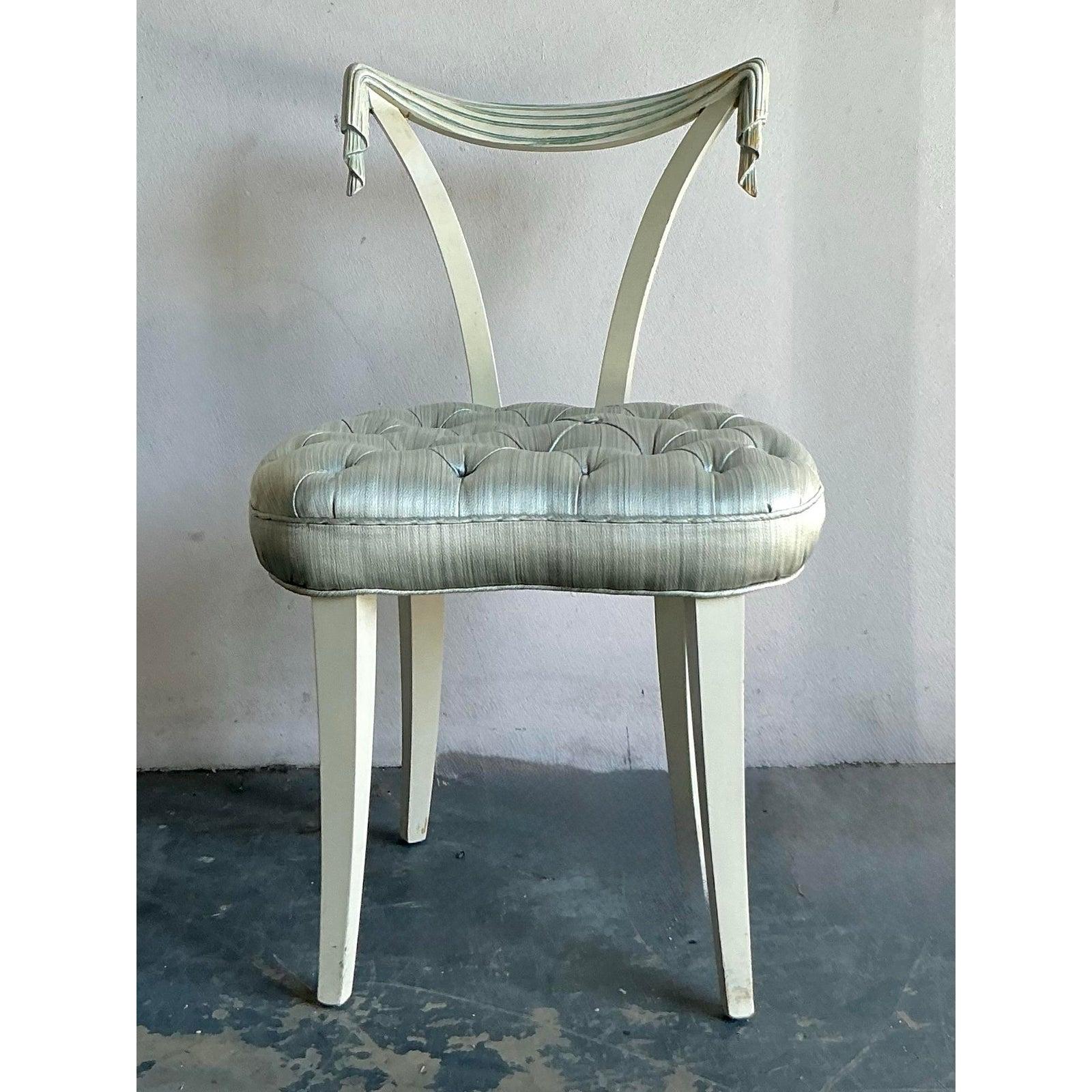 Chaise d'appoint vintage Régence Grosfeld House Bon état - En vente à West Palm Beach, FL