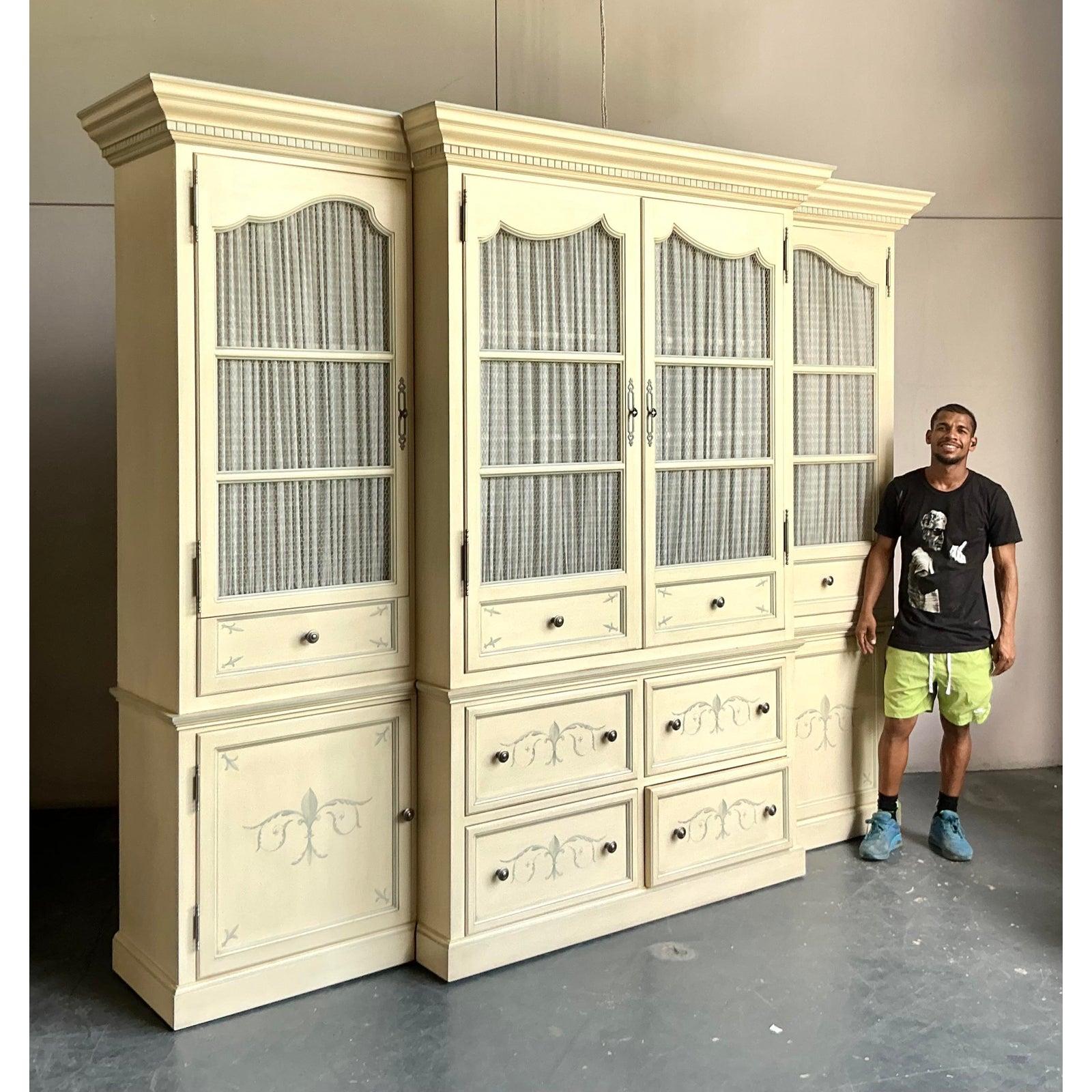 Vintage Regency Hand Painted Armoire In Good Condition For Sale In West Palm Beach, FL