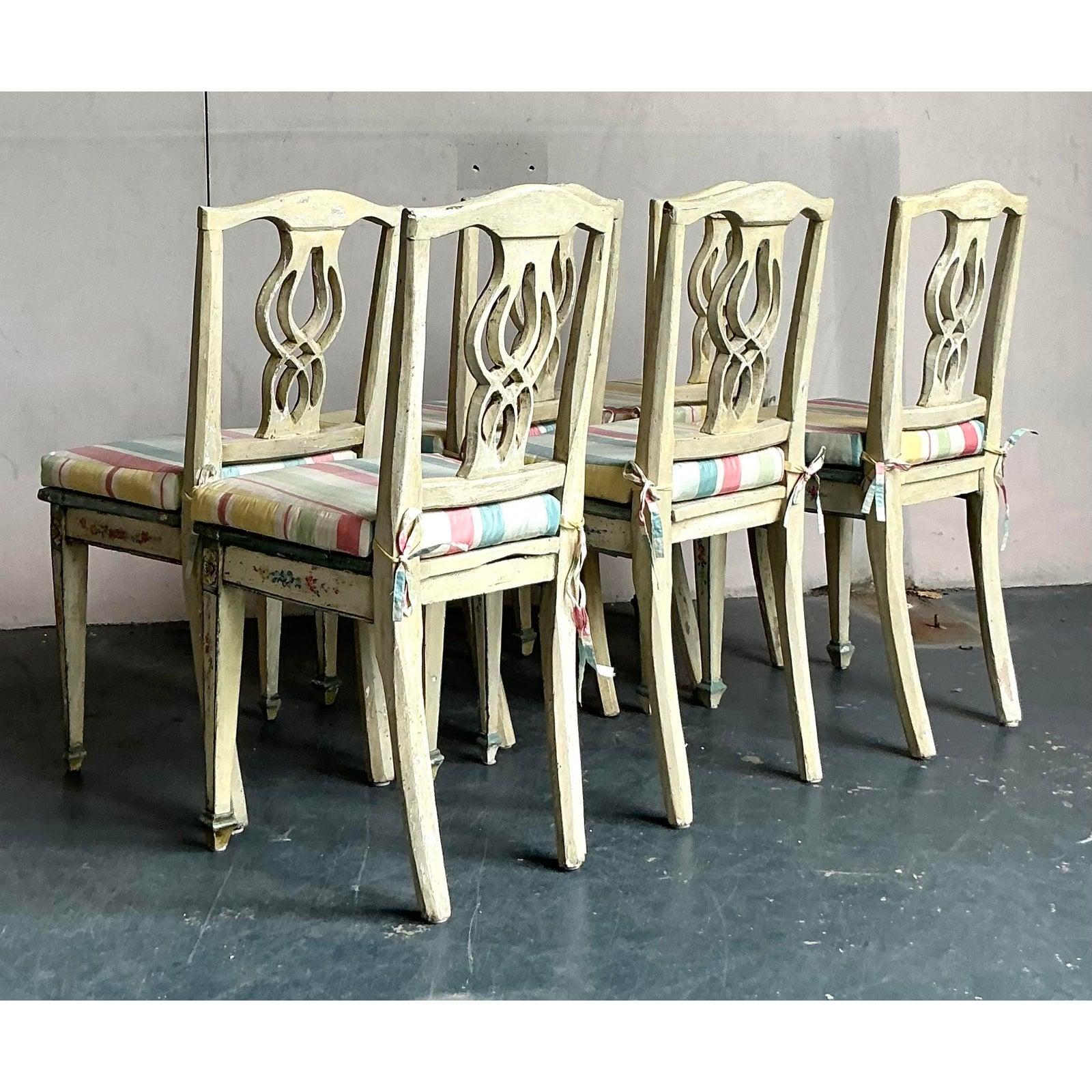 Tessuto Sedie da pranzo vintage Regency dipinte a mano in canna - Set di 6 in vendita
