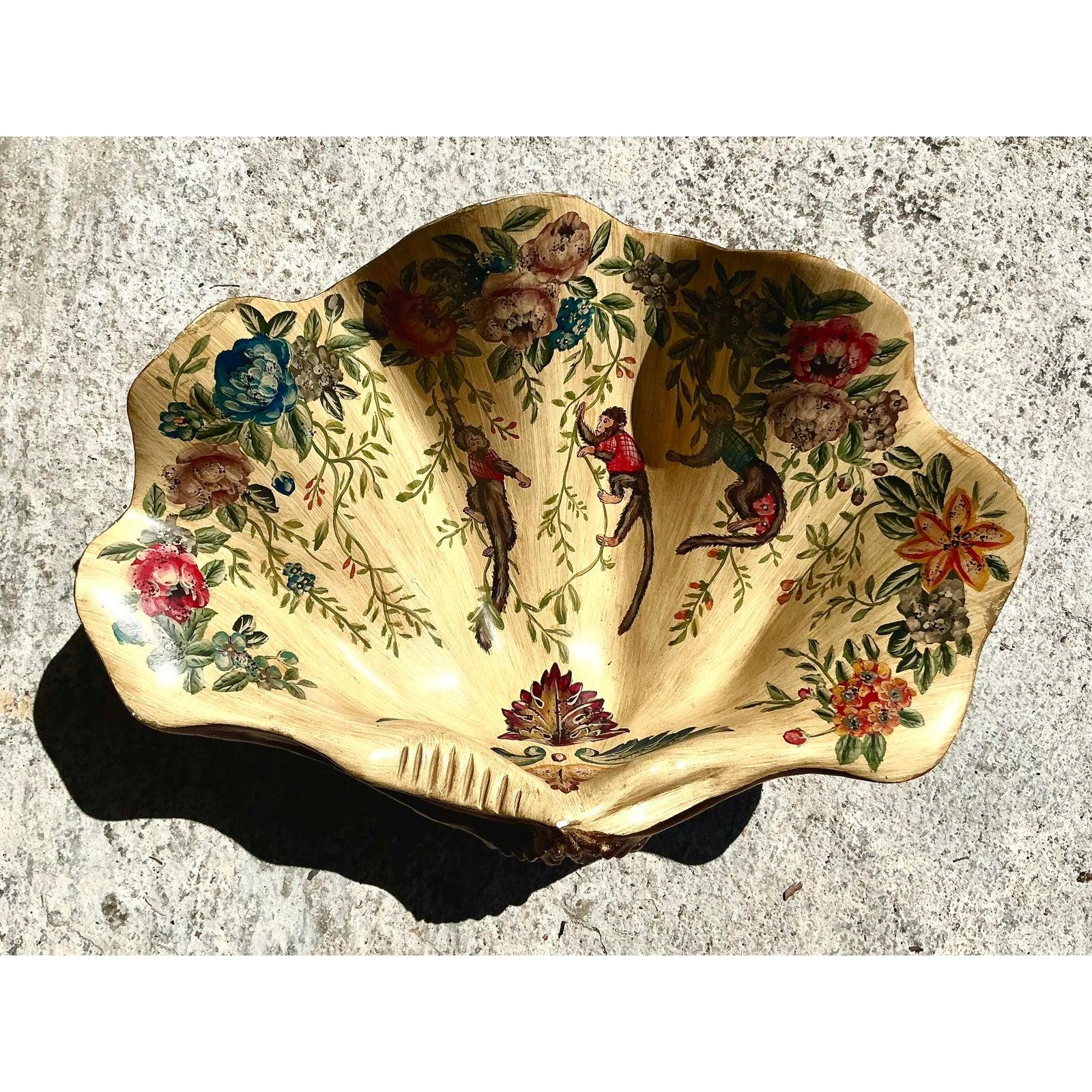 Vintage Regency Faux coquillage peint à la main Bon état - En vente à west palm beach, FL