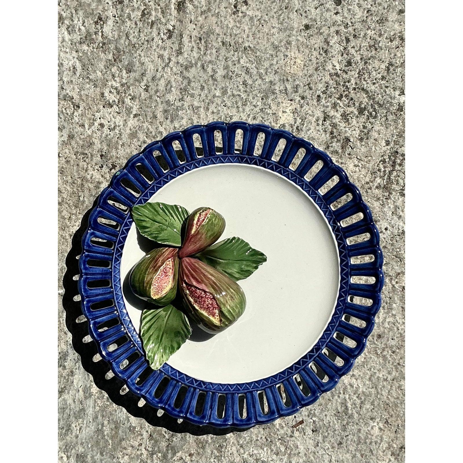 Assiette à figs en céramique émaillée Horchow Vintage Regency Bon état - En vente à west palm beach, FL