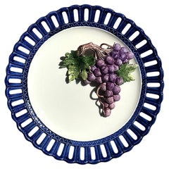 Plato de cerámica esmaltada Vintage Regency Horchow Uvas