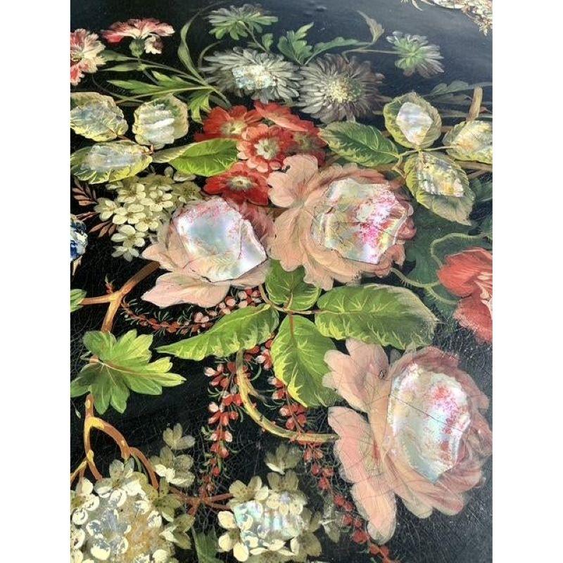 Vintage Regency Inlay Mother of Pearl Side Table For Sale 3