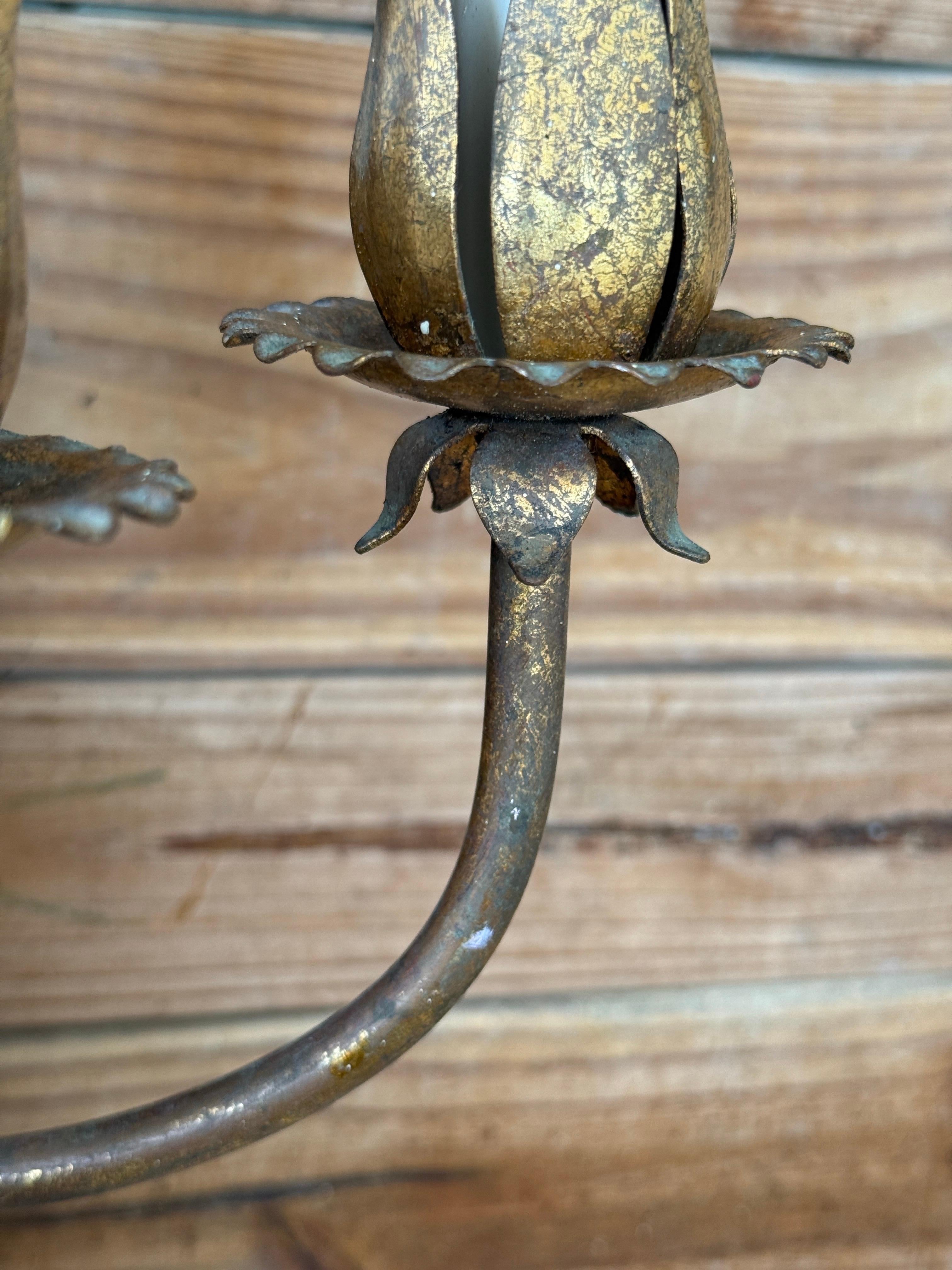 Lampada da parete a cinque luci Vintage Regency Italian Gilt Tole Daisy Flower in vendita 5