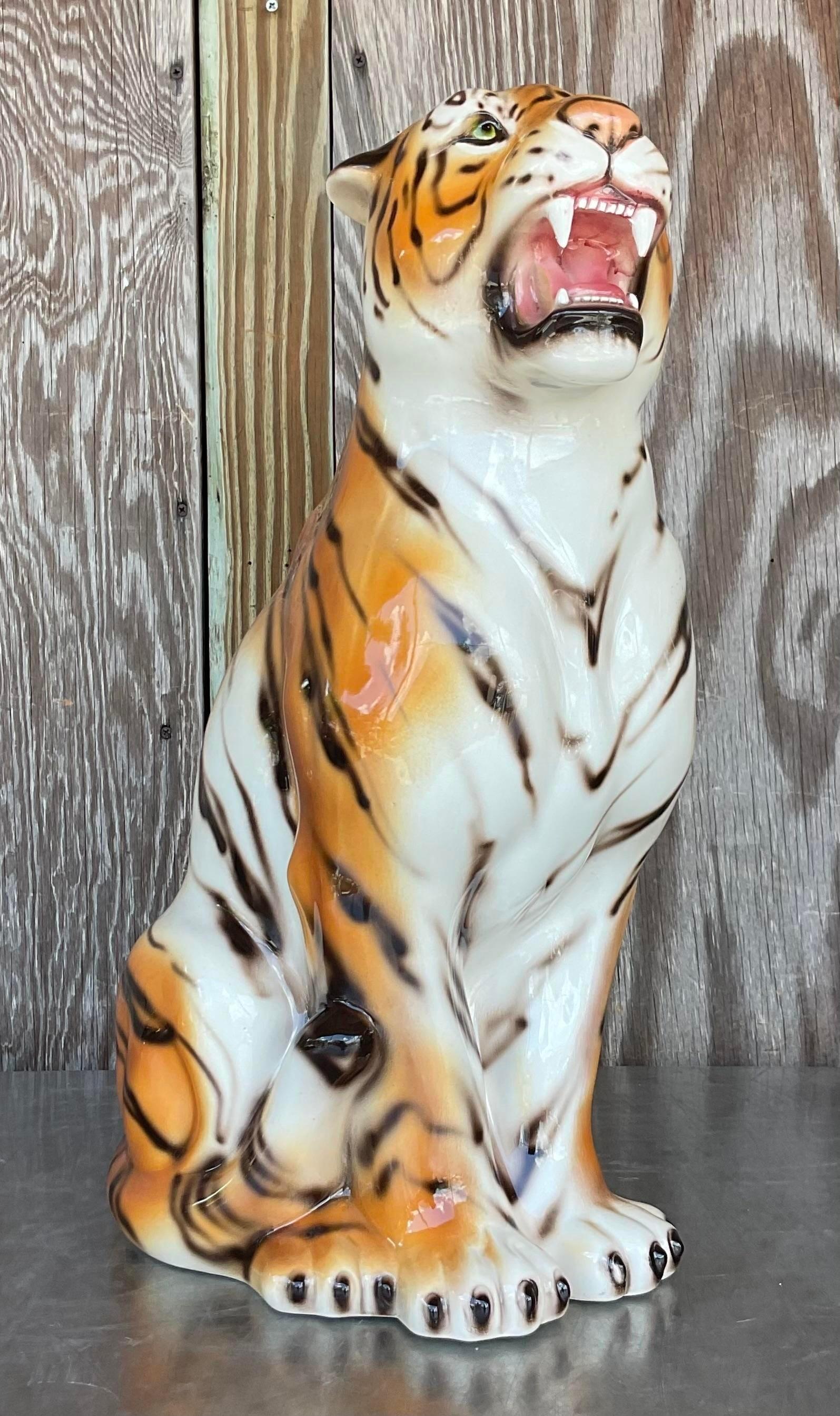 20ième siècle Tigre italien de style Régence vintage en céramique émaillée