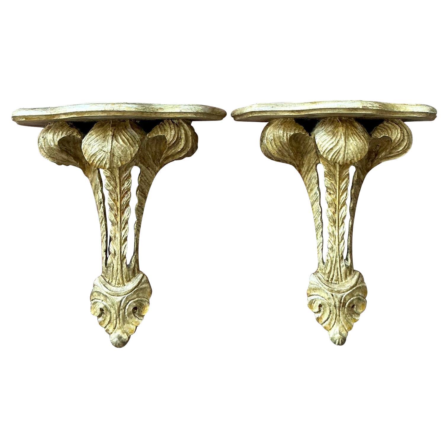 Vintage Regency Italian Hand Carved Brackets. - A Pair im Angebot