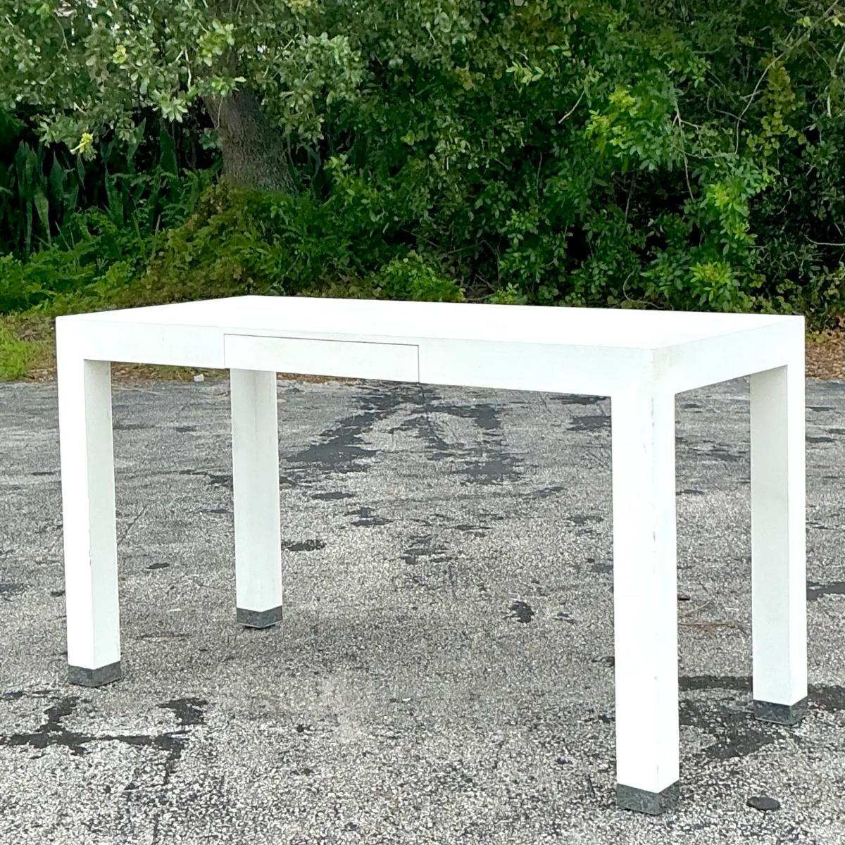 Americano Scrivania vintage Regency Johnathan Adler in vendita