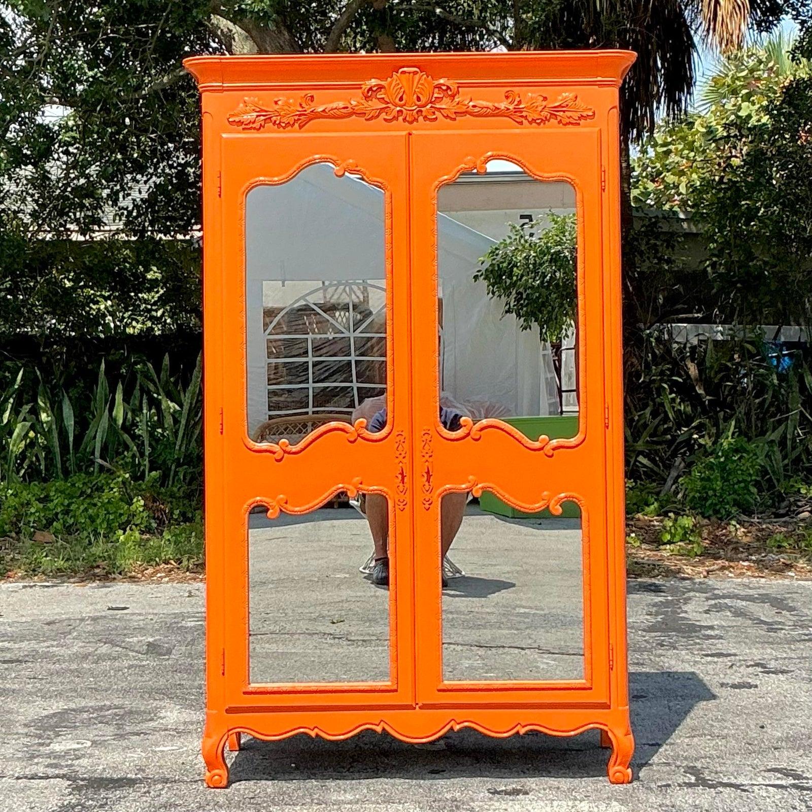 Lackierter Vintage-Regency-Schrank im Zustand „Gut“ im Angebot in West Palm Beach, FL
