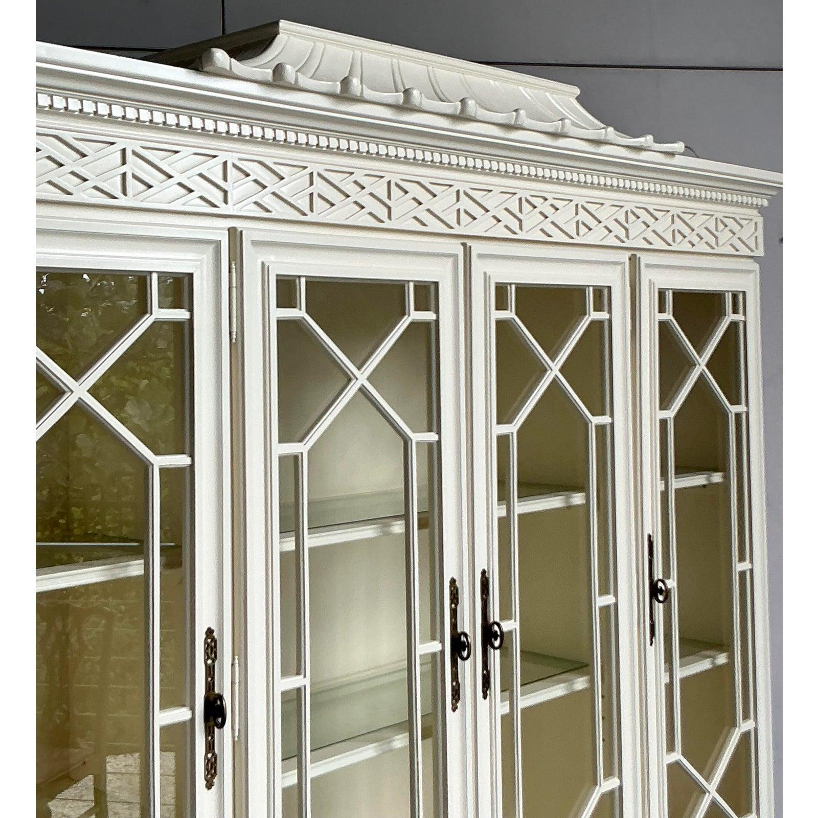 Hollywood Regency Breakfront a pagoda laccato Chinoiserie d'epoca Regency in vendita
