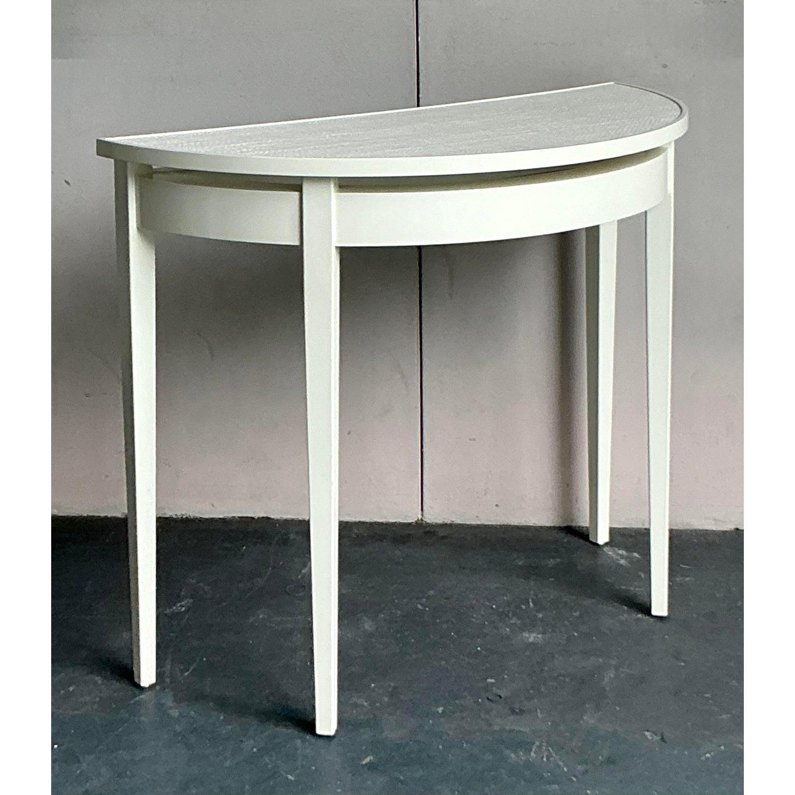 Mesa Demilune Vintage Regency Lacada de Tela de Hierba Estadounidense en venta