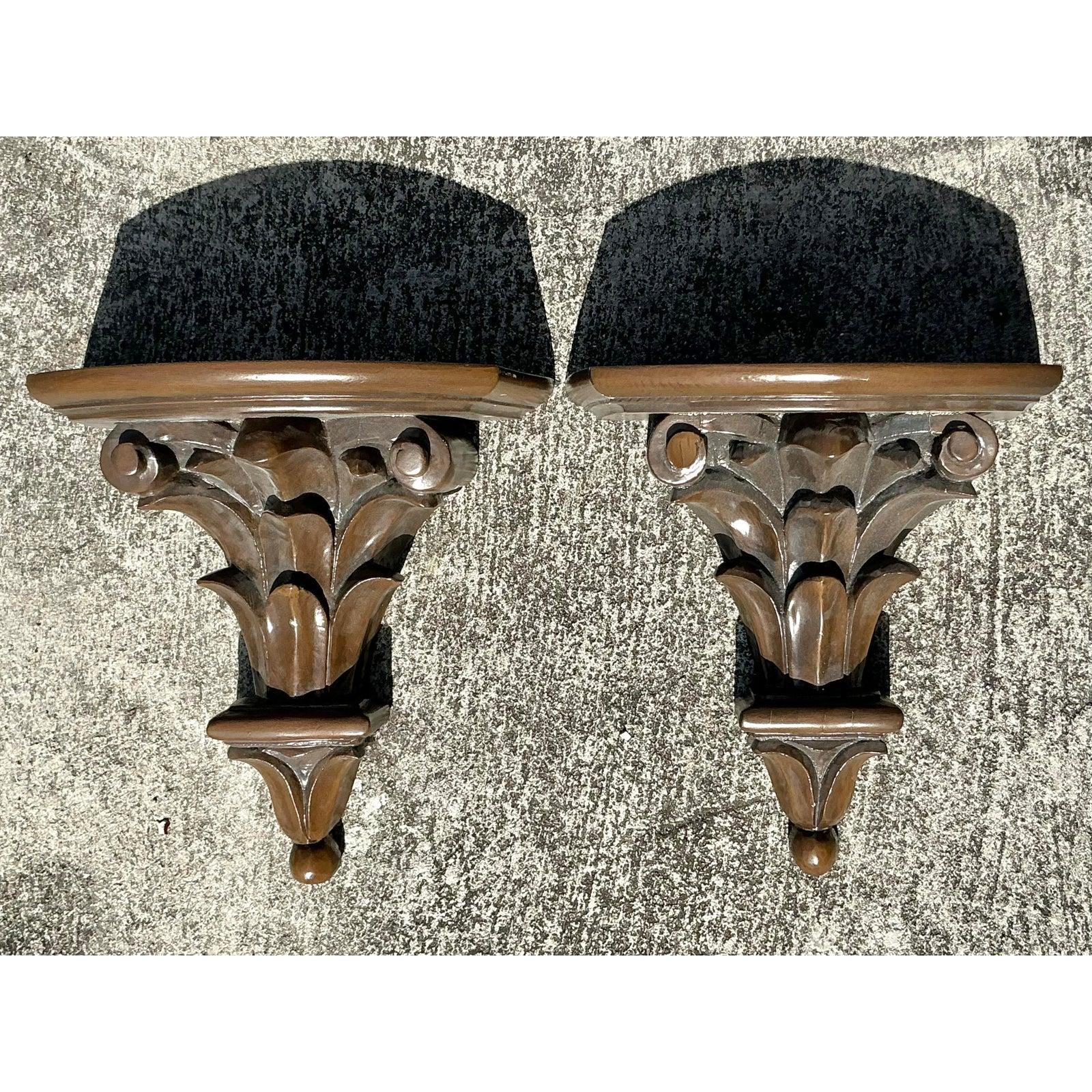 Vintage Regency lackiert Lorbeerblatt Klammern - ein Paar (amerikanisch) im Angebot