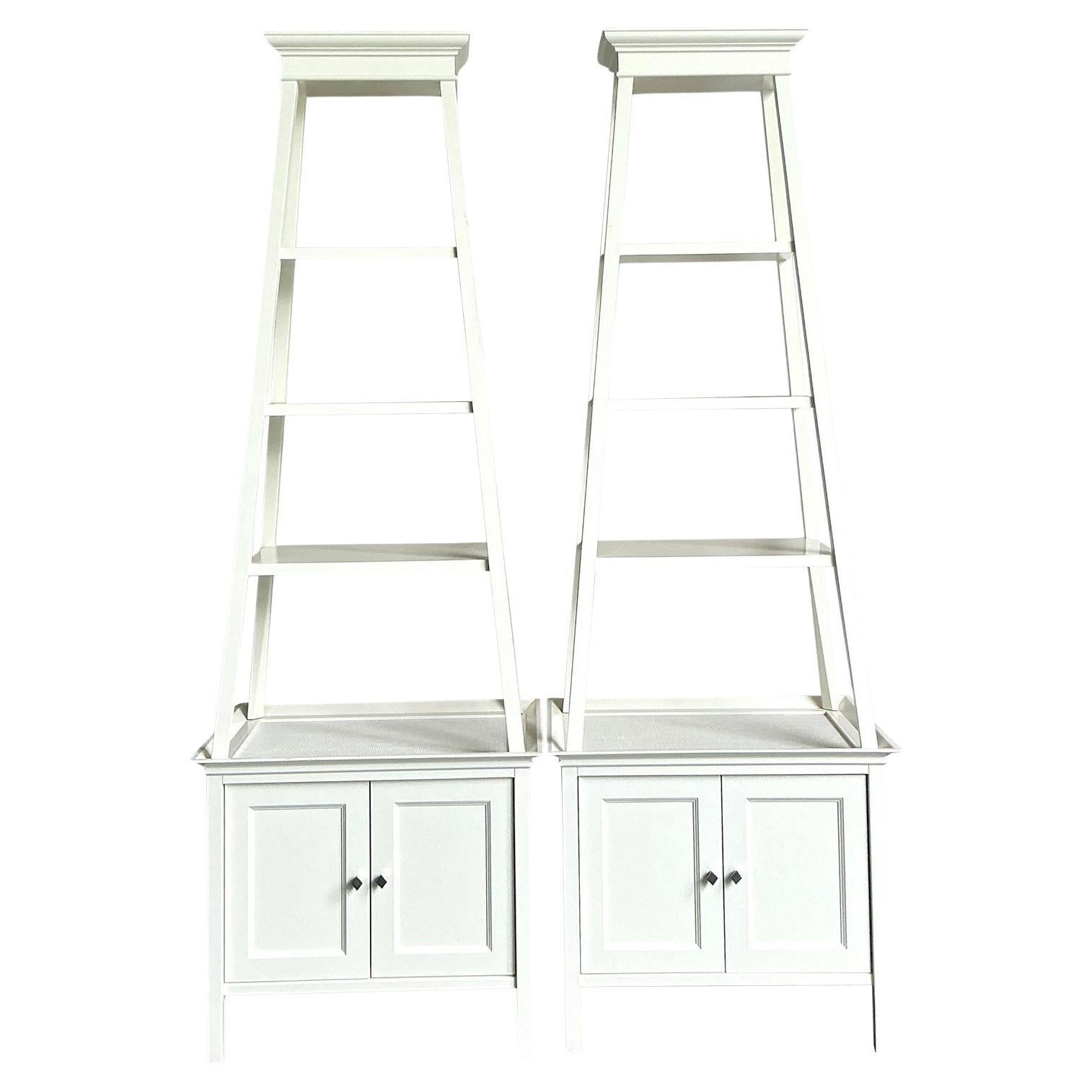 Etagere impilate laccate vintage Regency - una coppia in vendita