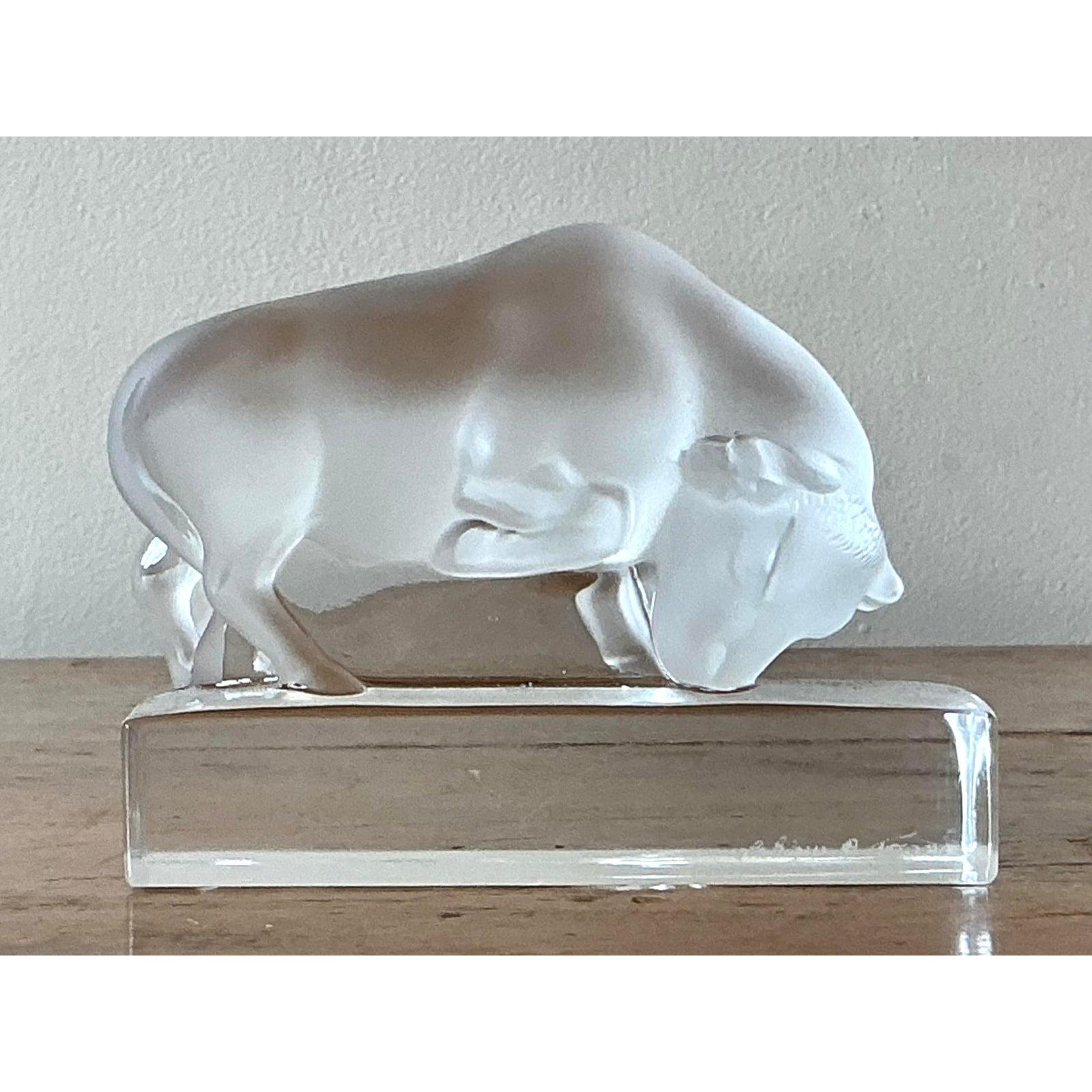 Toro di vetro Lalique d'epoca Regency In condizioni buone in vendita a West Palm Beach, FL