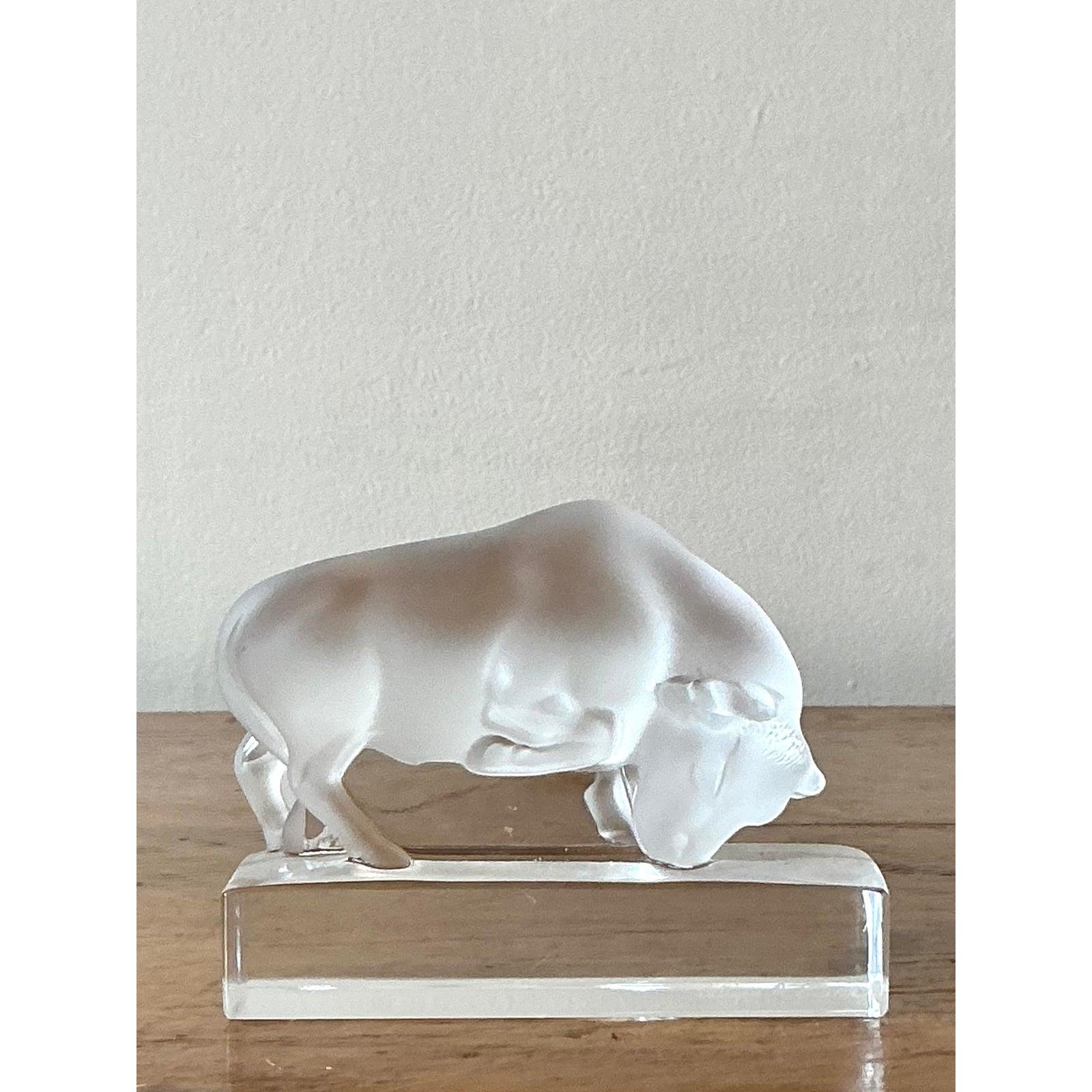 XX secolo Toro di vetro Lalique d'epoca Regency in vendita
