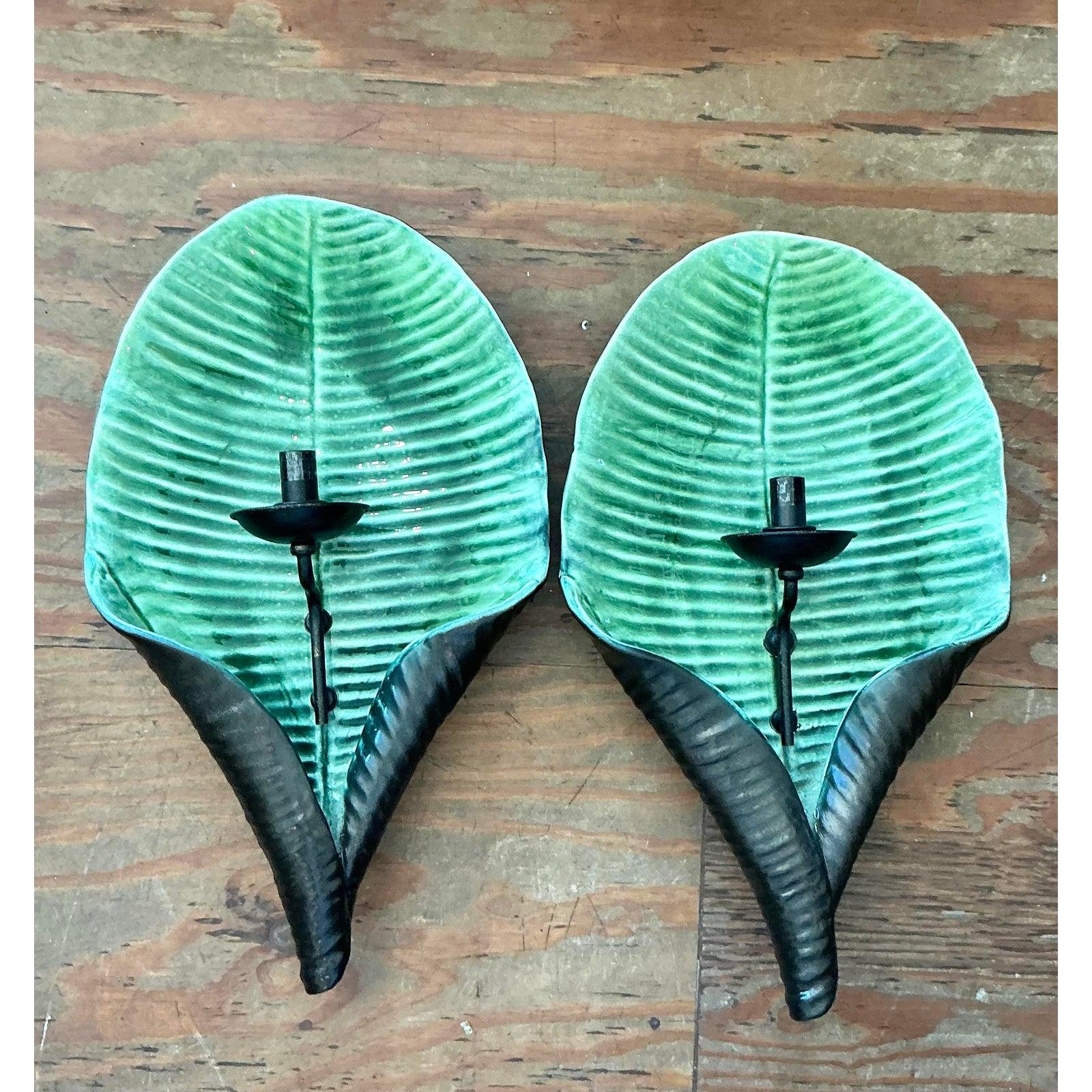 Paire d'appliques à feuilles Vintage Regency d'après Chelsea House Bon état - En vente à West Palm Beach, FL