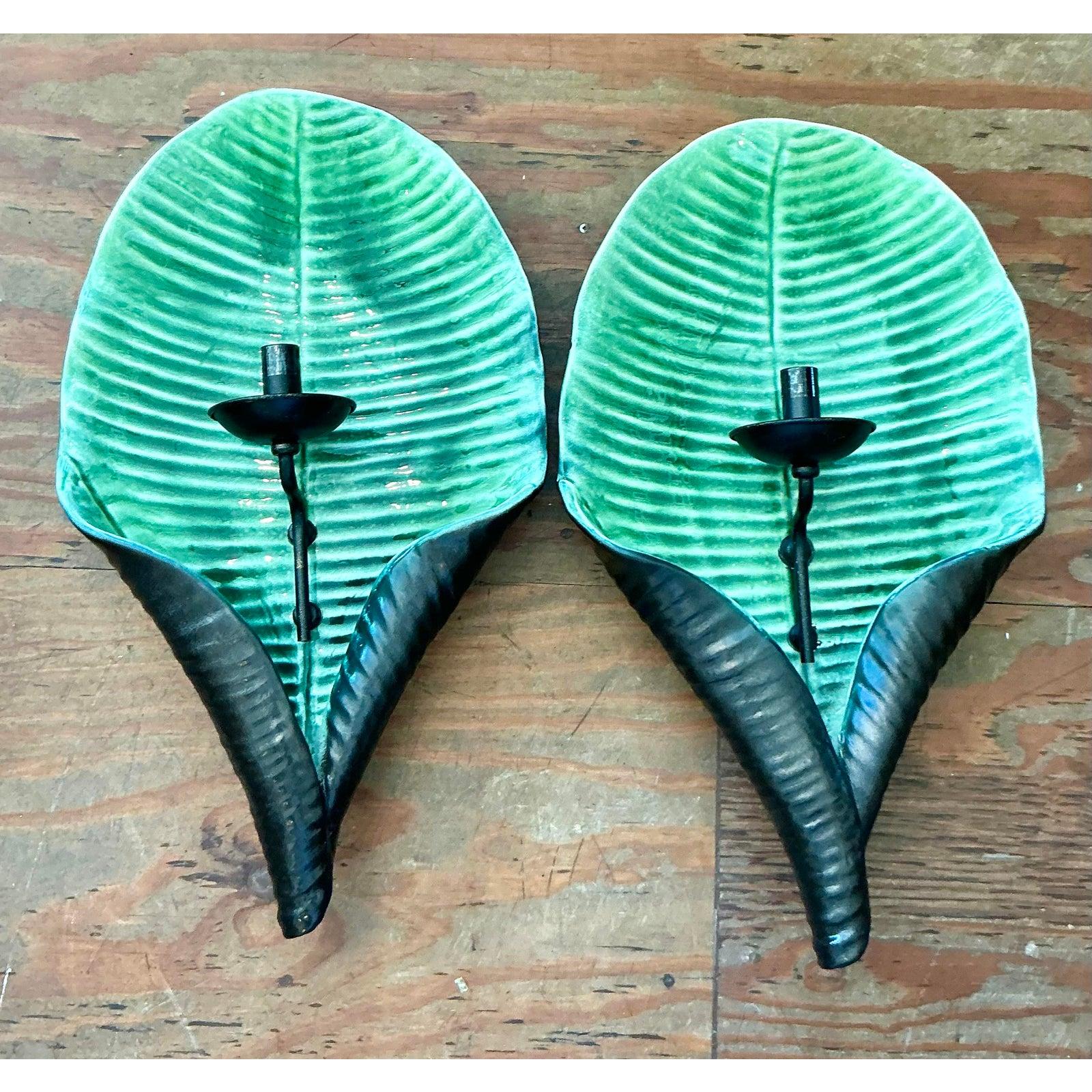Métal Paire d'appliques à feuilles Vintage Regency d'après Chelsea House en vente