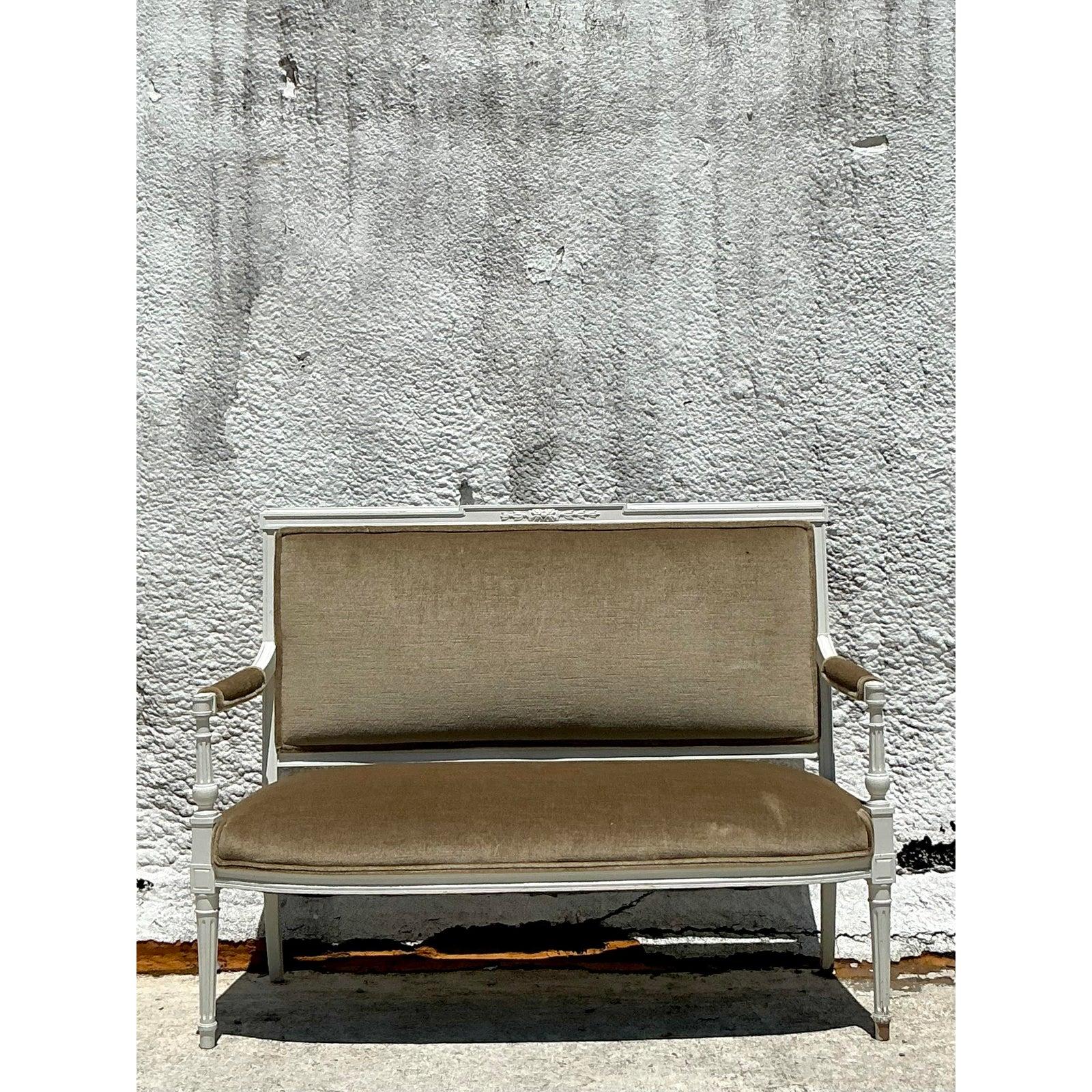 Tissu Vintage Regency Louis XVI Settee en vente
