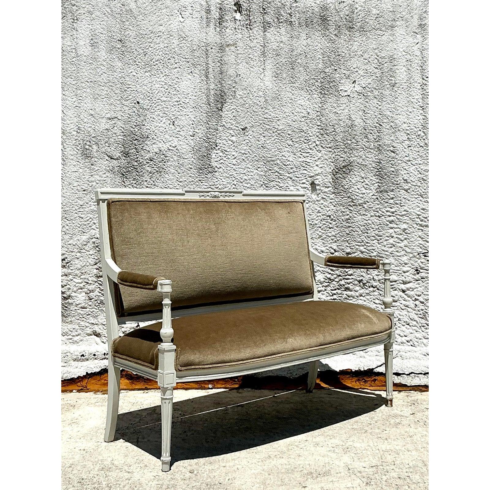 Vintage Regency Louis XVI Settee en vente 1