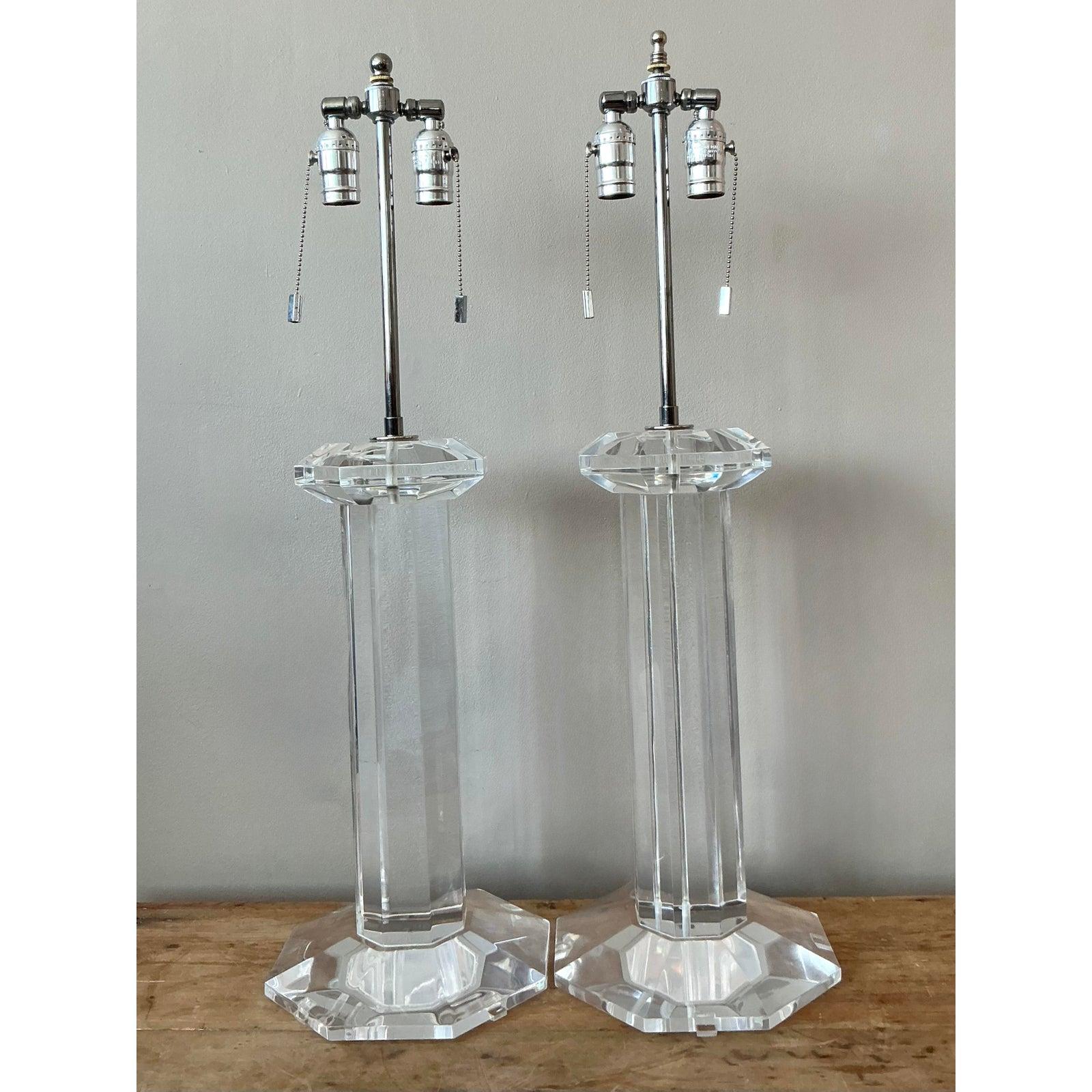 Art Deco Vintage Regency Lucite Column Lamps - A Pair For Sale