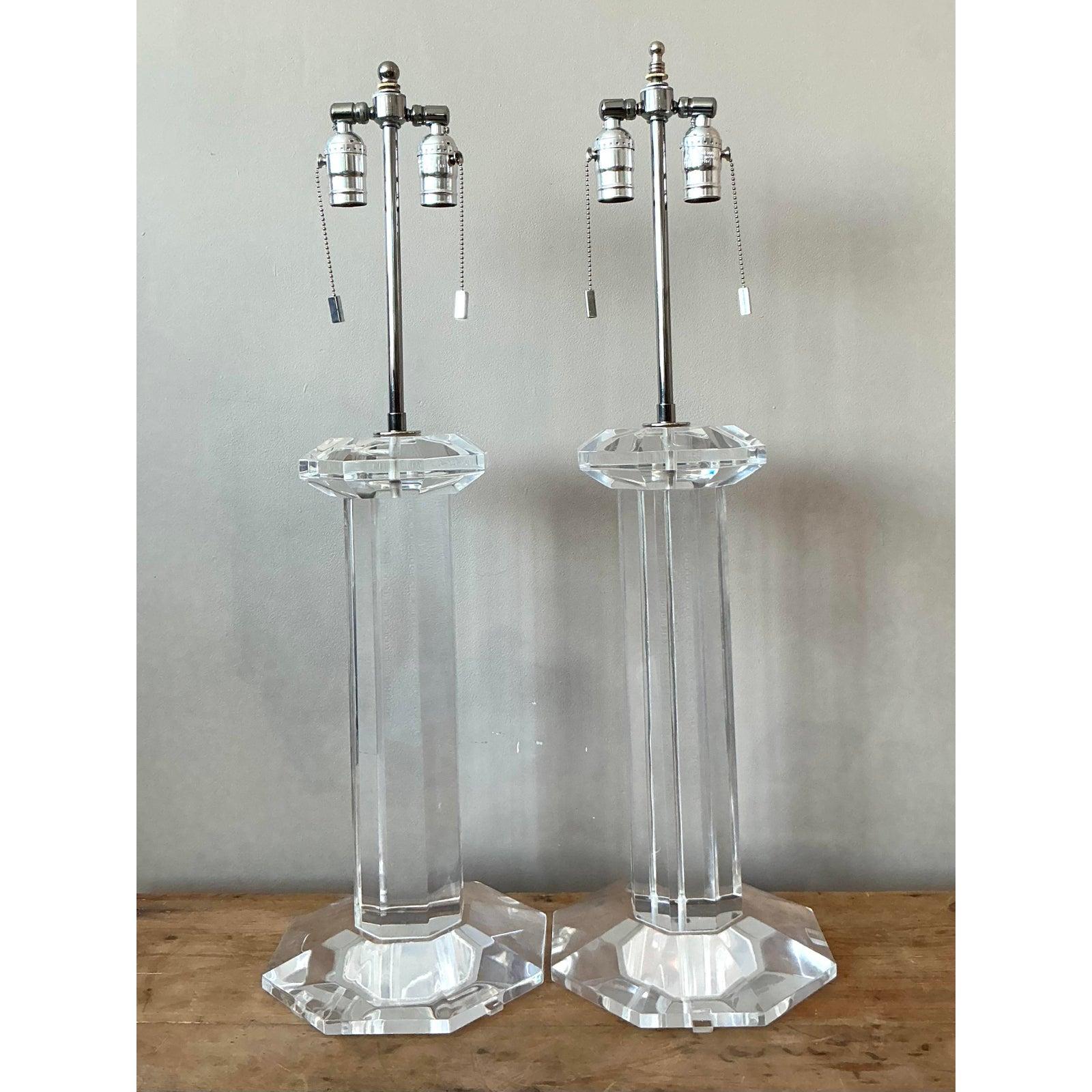Vintage Regency Lucite Column Lamps - A Pair In Good Condition For Sale In West Palm Beach, FL