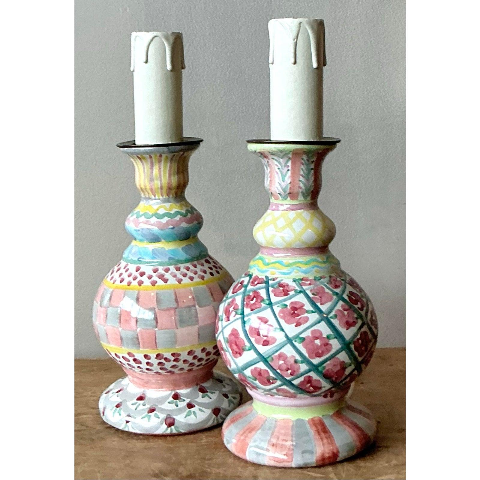 Américain Lampes Vintage Regency en céramique émaillée Mackenzie Childs - une paire en vente