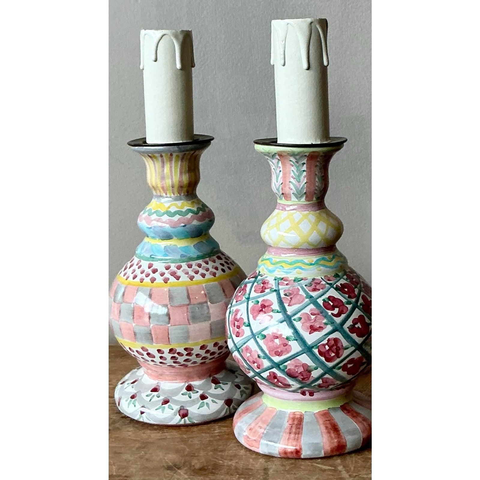 Céramique Lampes Vintage Regency en céramique émaillée Mackenzie Childs - une paire en vente