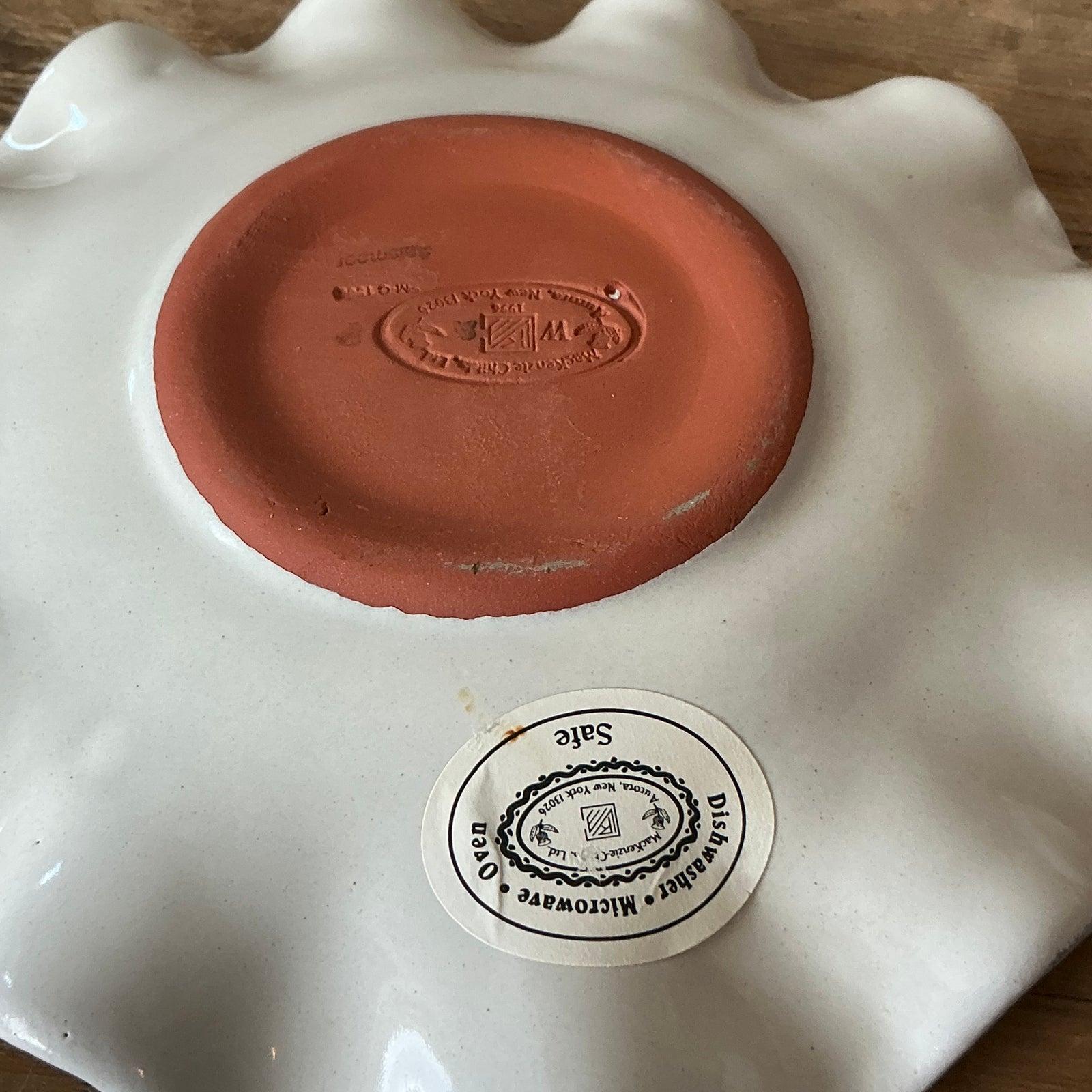 Américain Assiettes à volants en céramique émaillée Mackenzie Childs Vintage Regency - Lot de 2 en vente