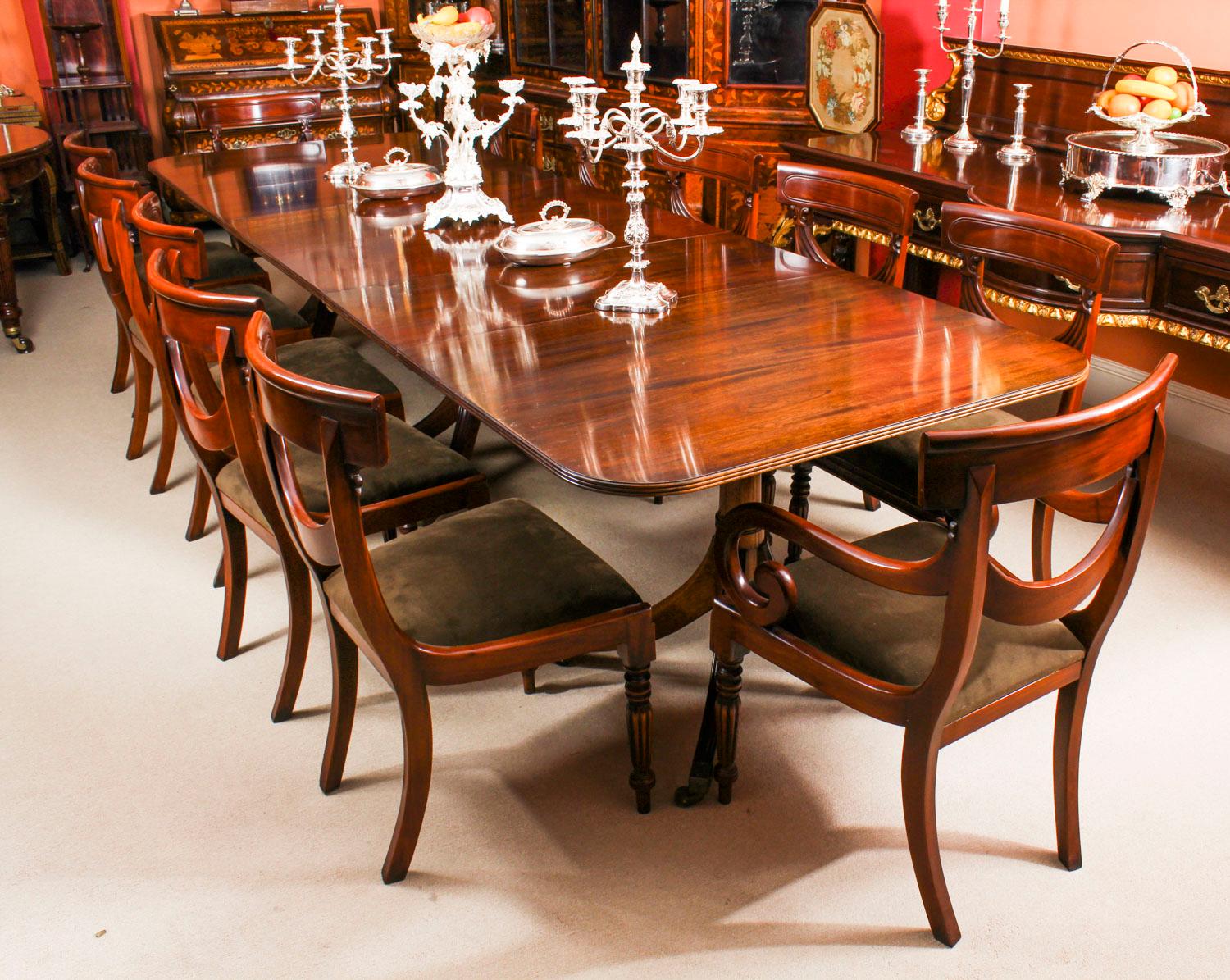 Late 20th Century Vintage Regency Mahogany 3-Pillar Dining Table William Tillman, 20th Century